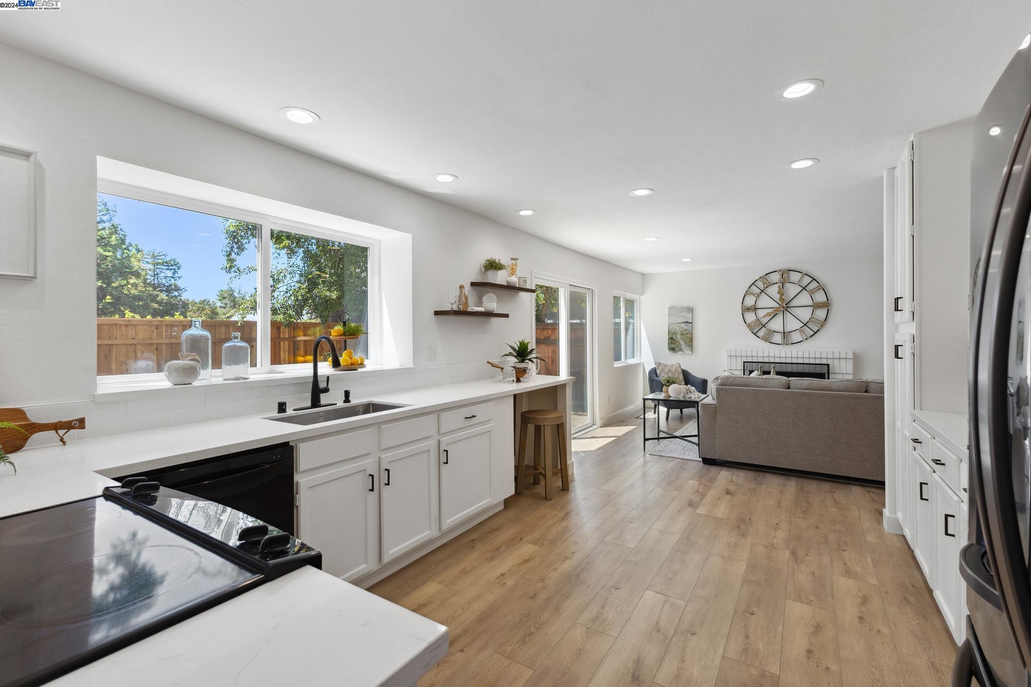 275 Essex Dr