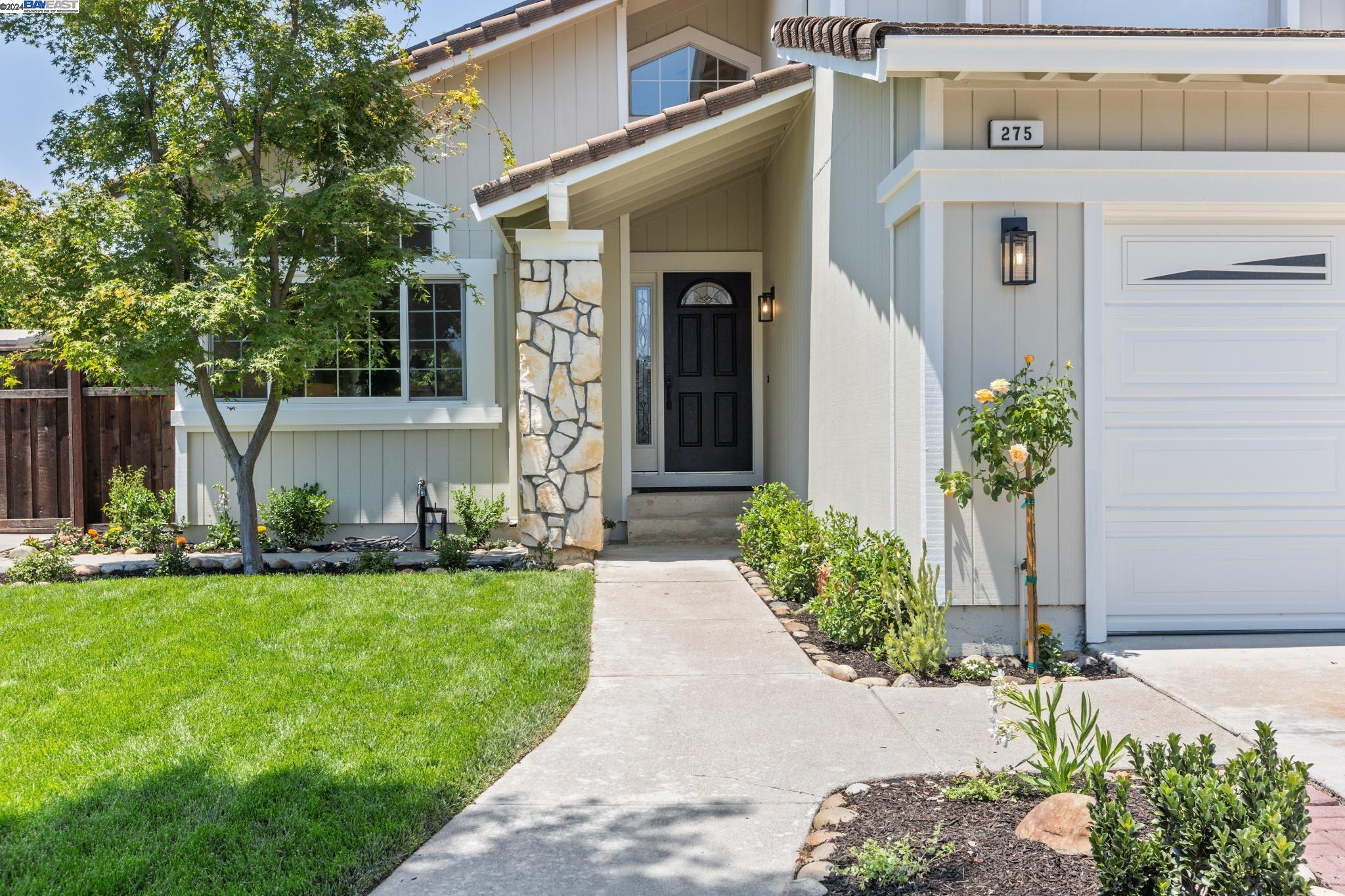 275 Essex Dr