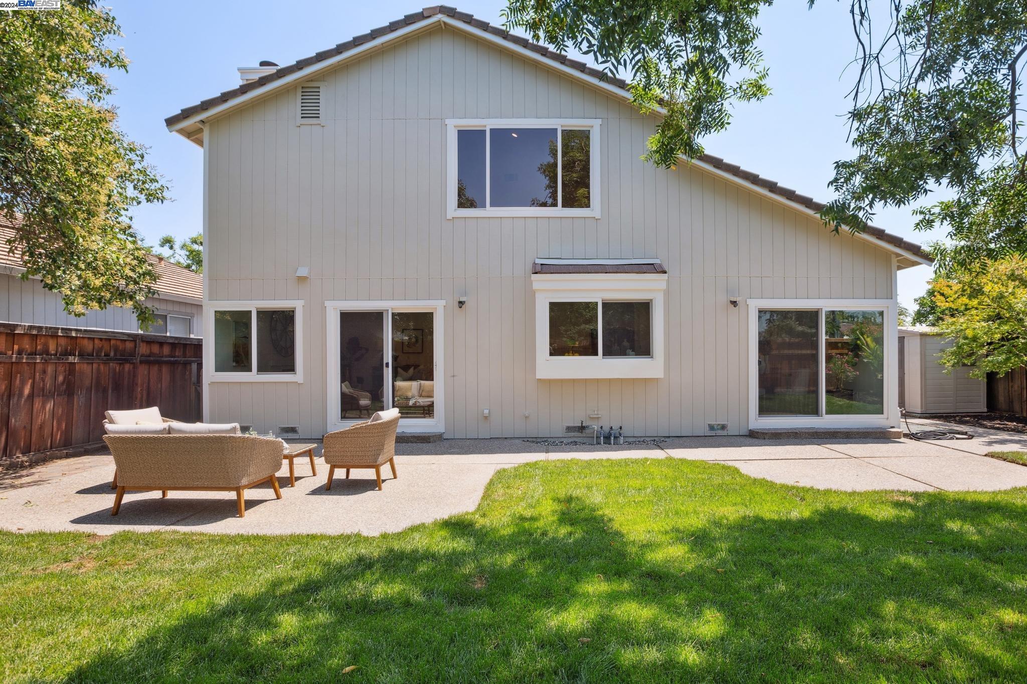 275 Essex Dr