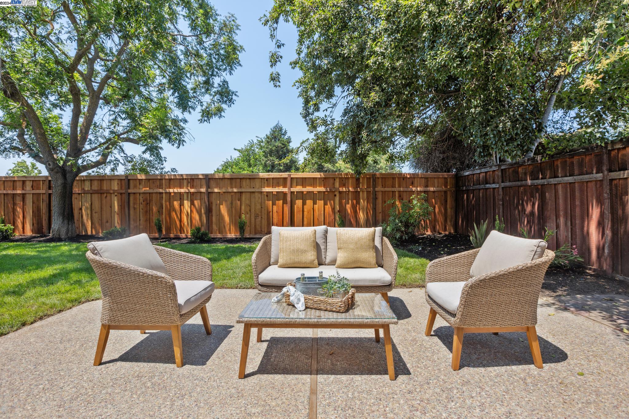 275 Essex Dr