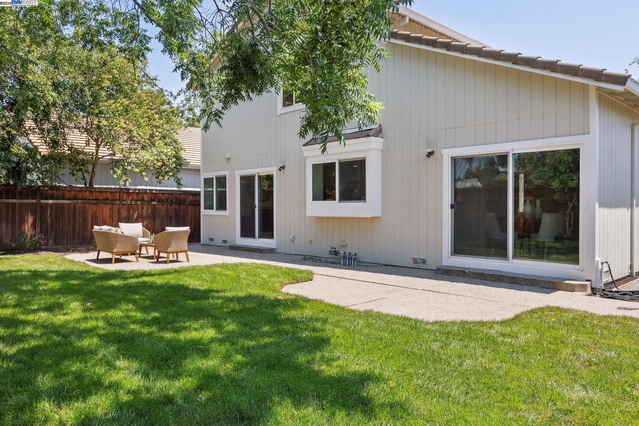275 Essex Dr