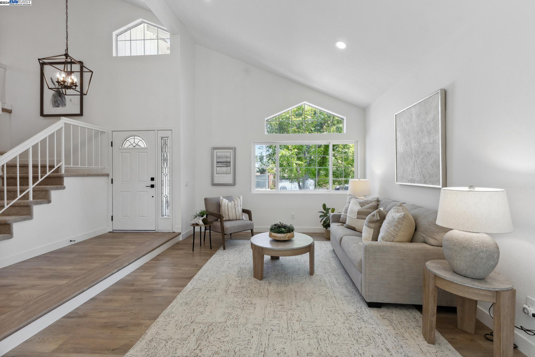 275 Essex Dr
