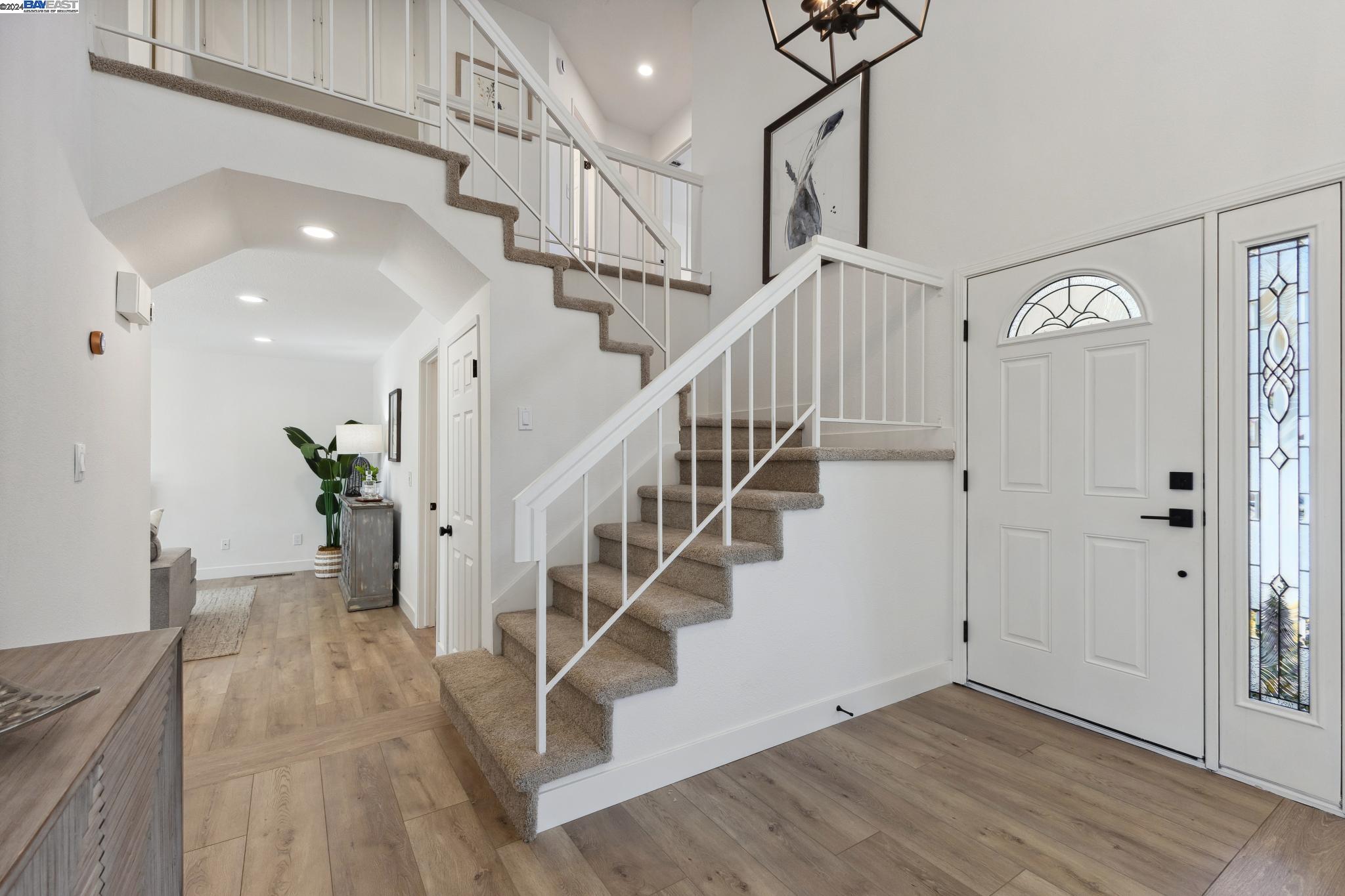275 Essex Dr