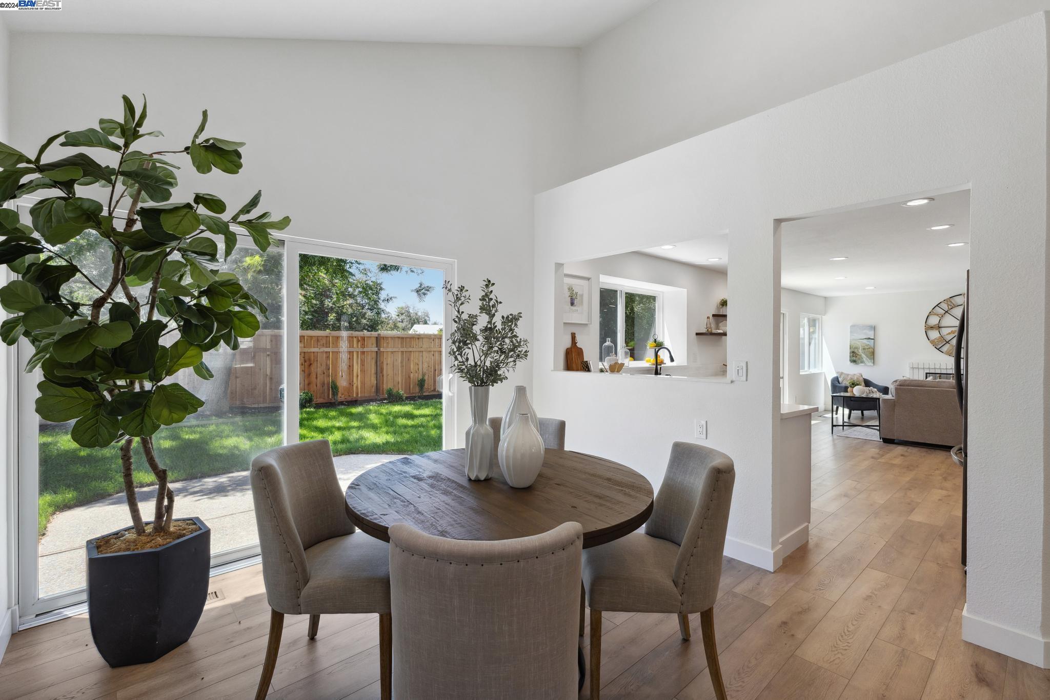 275 Essex Dr