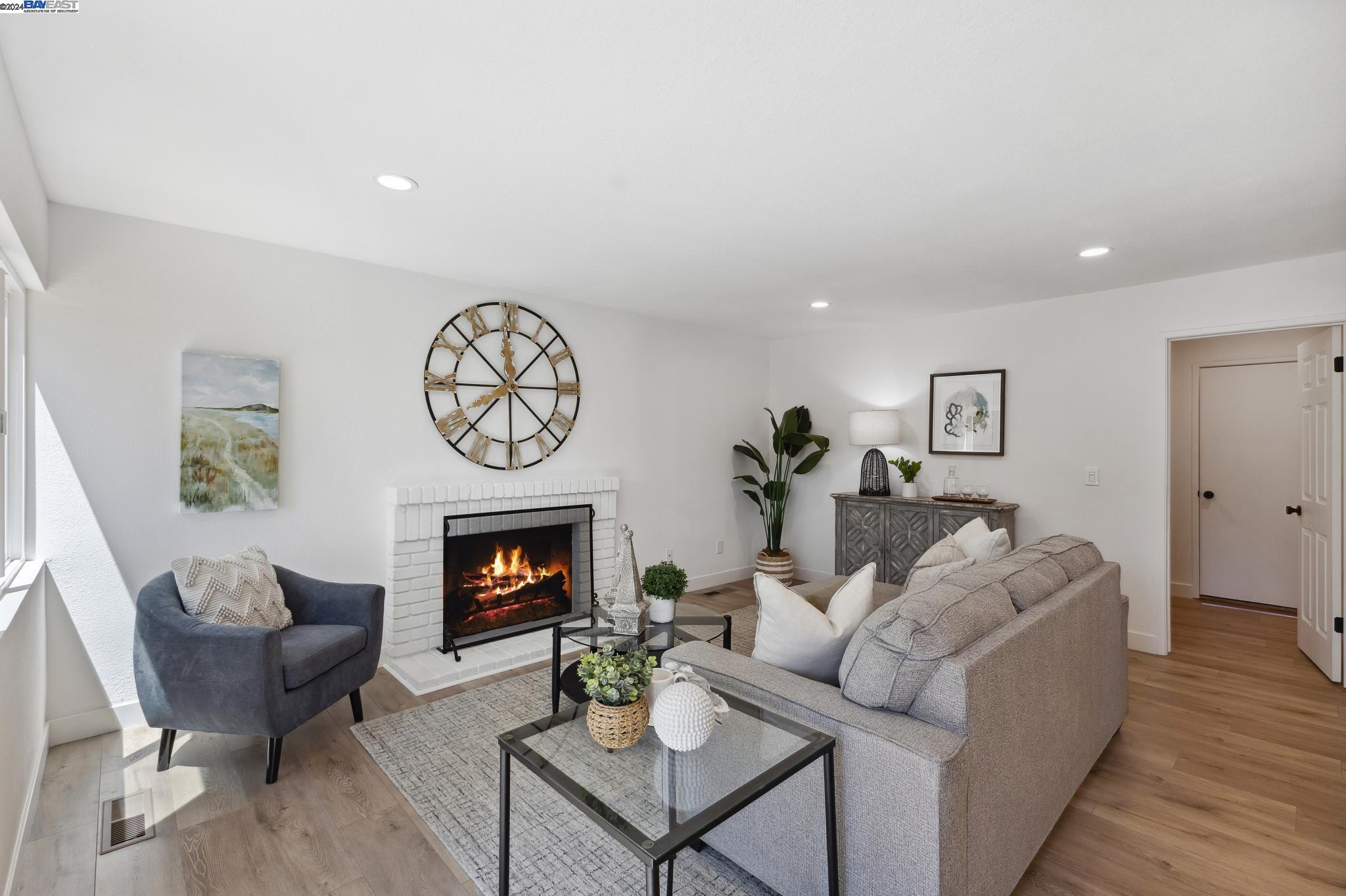 275 Essex Dr