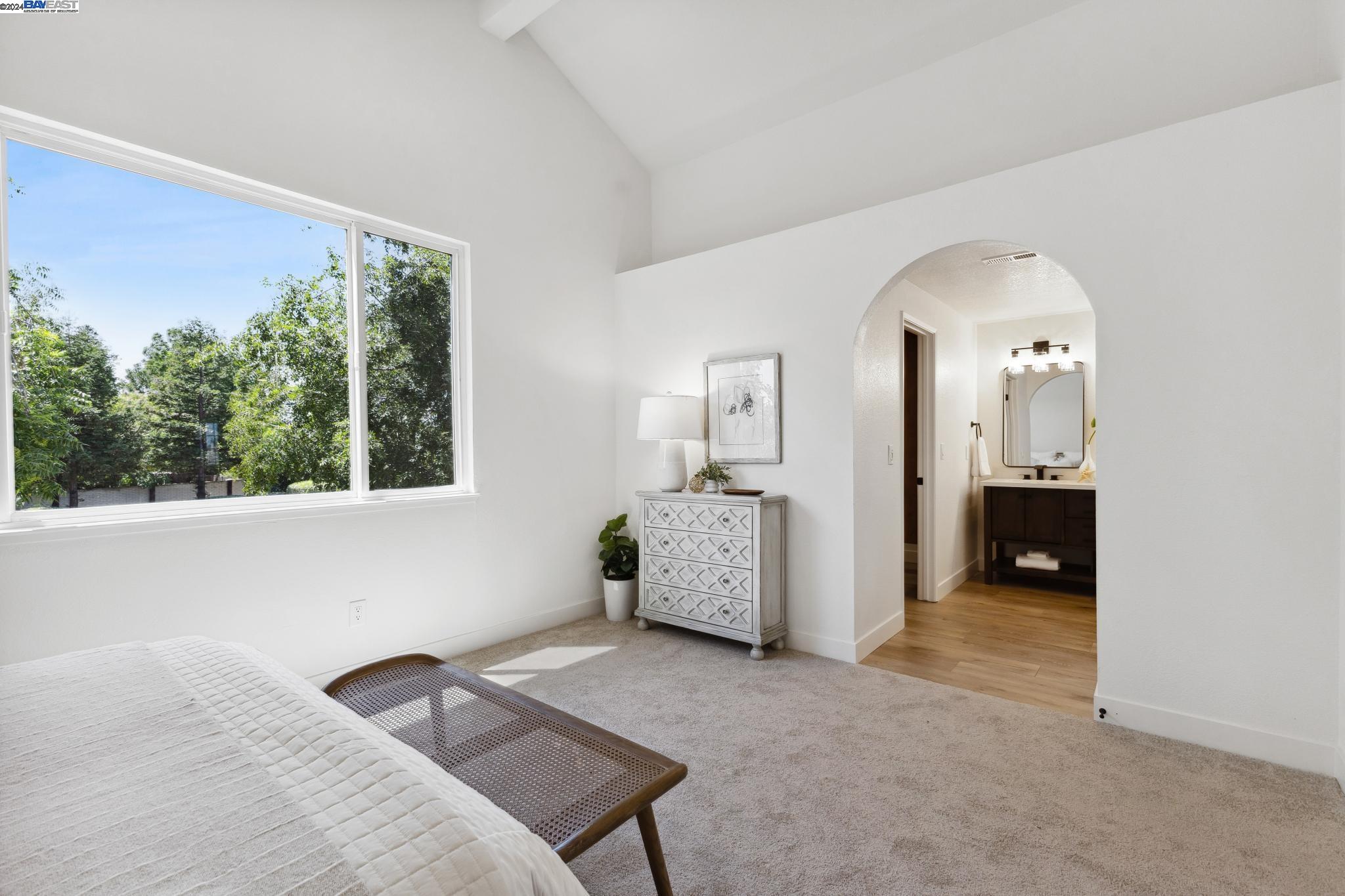 275 Essex Dr