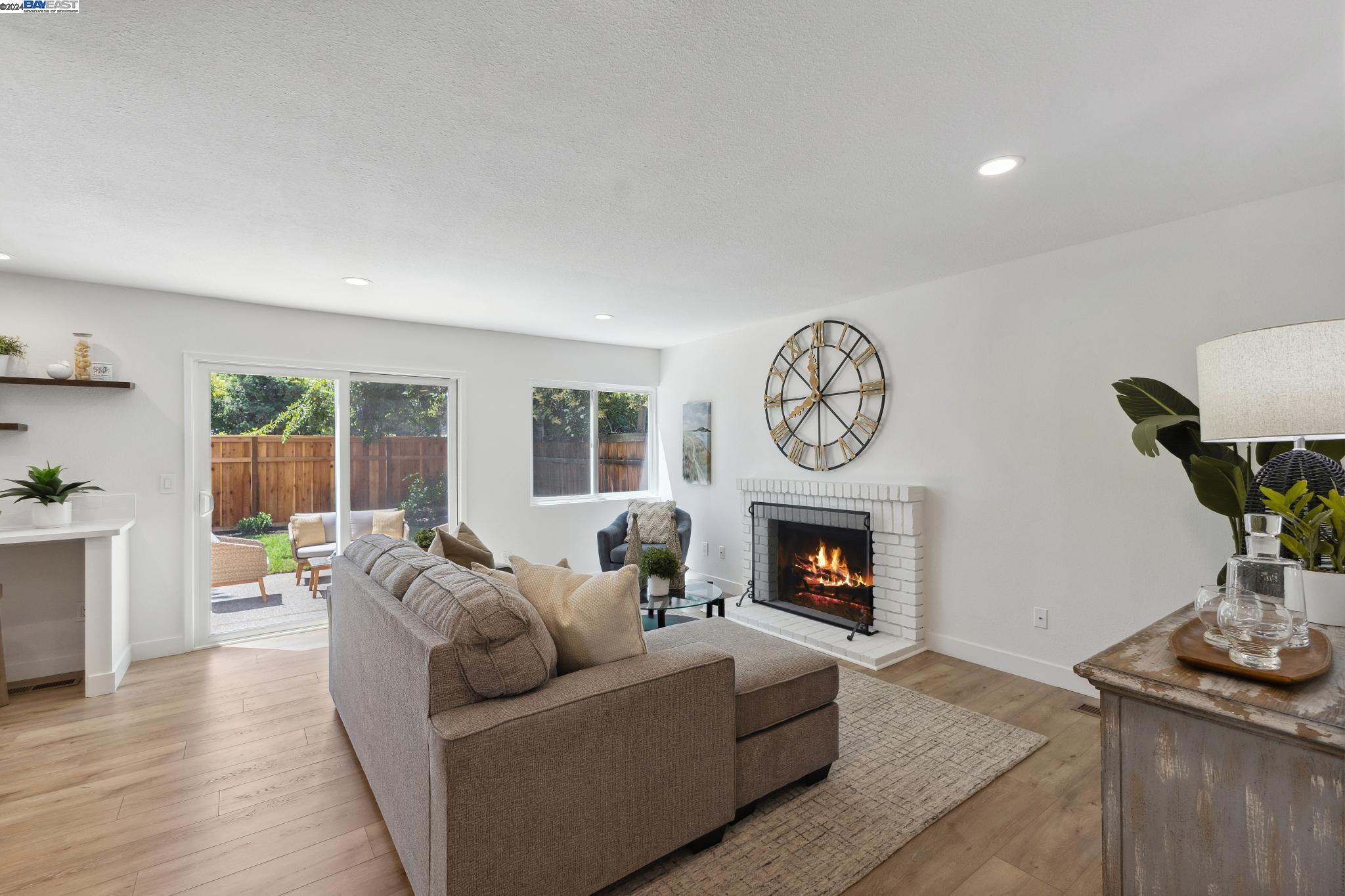 275 Essex Dr
