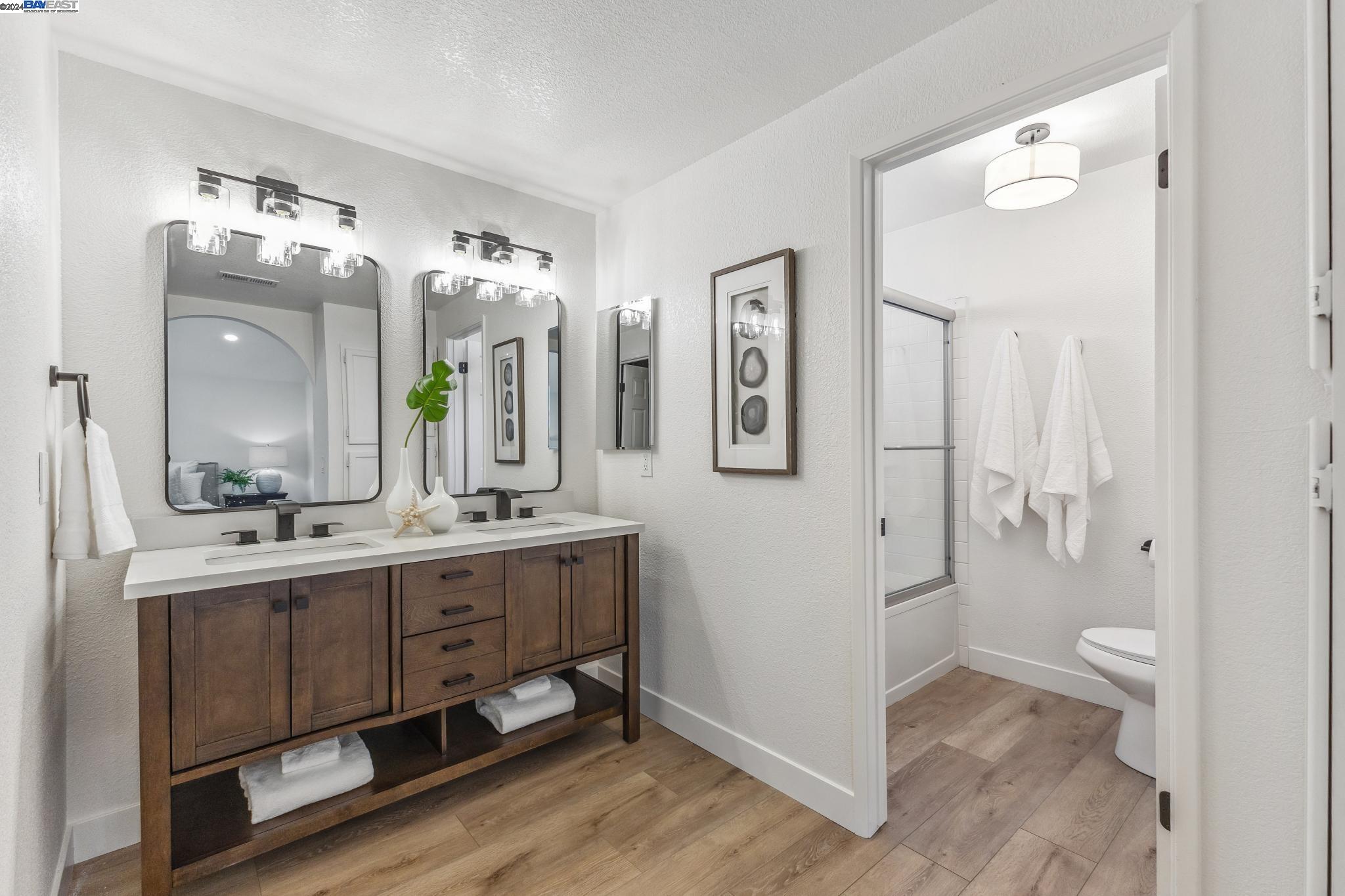 275 Essex Dr