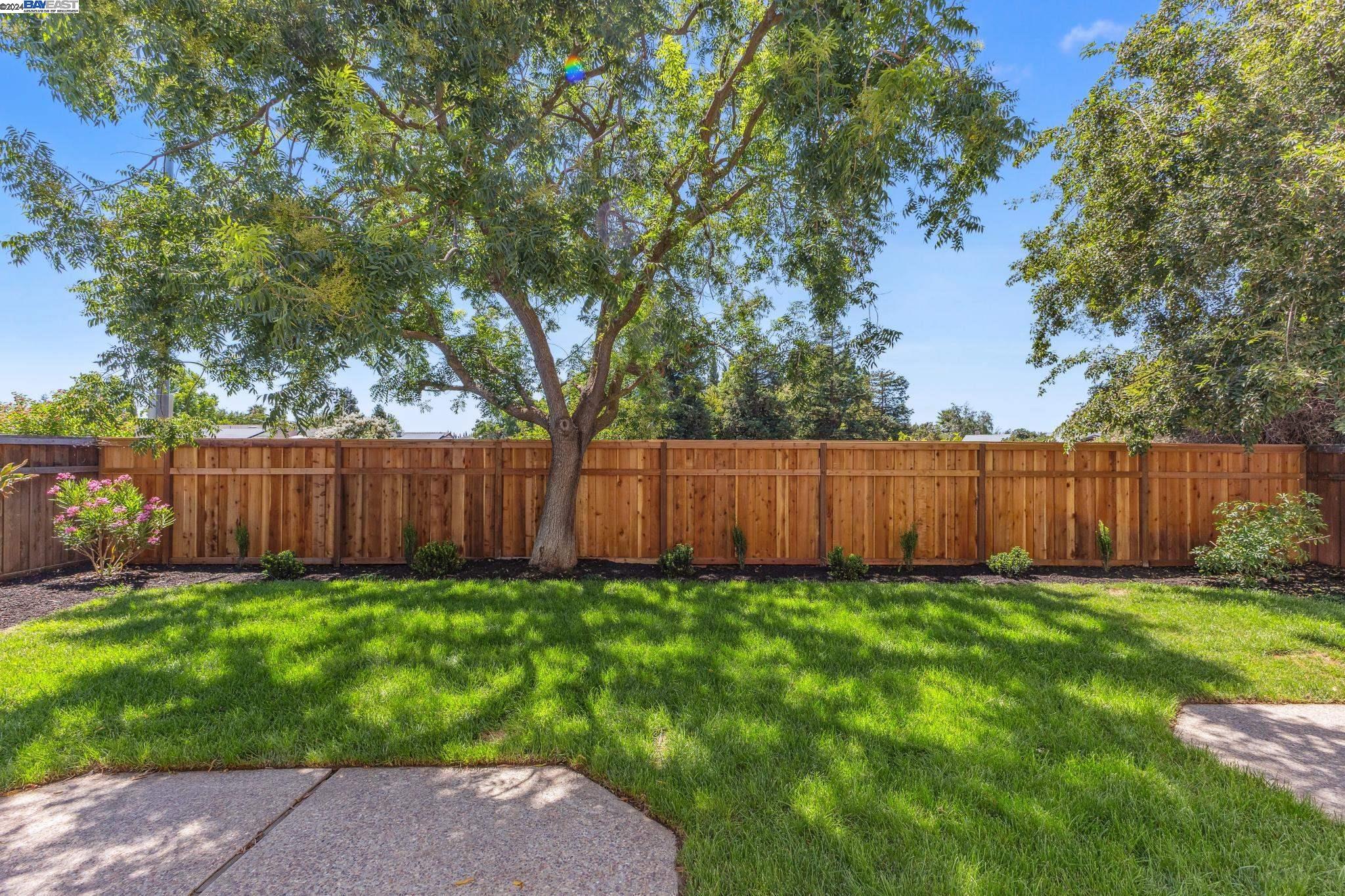 275 Essex Dr