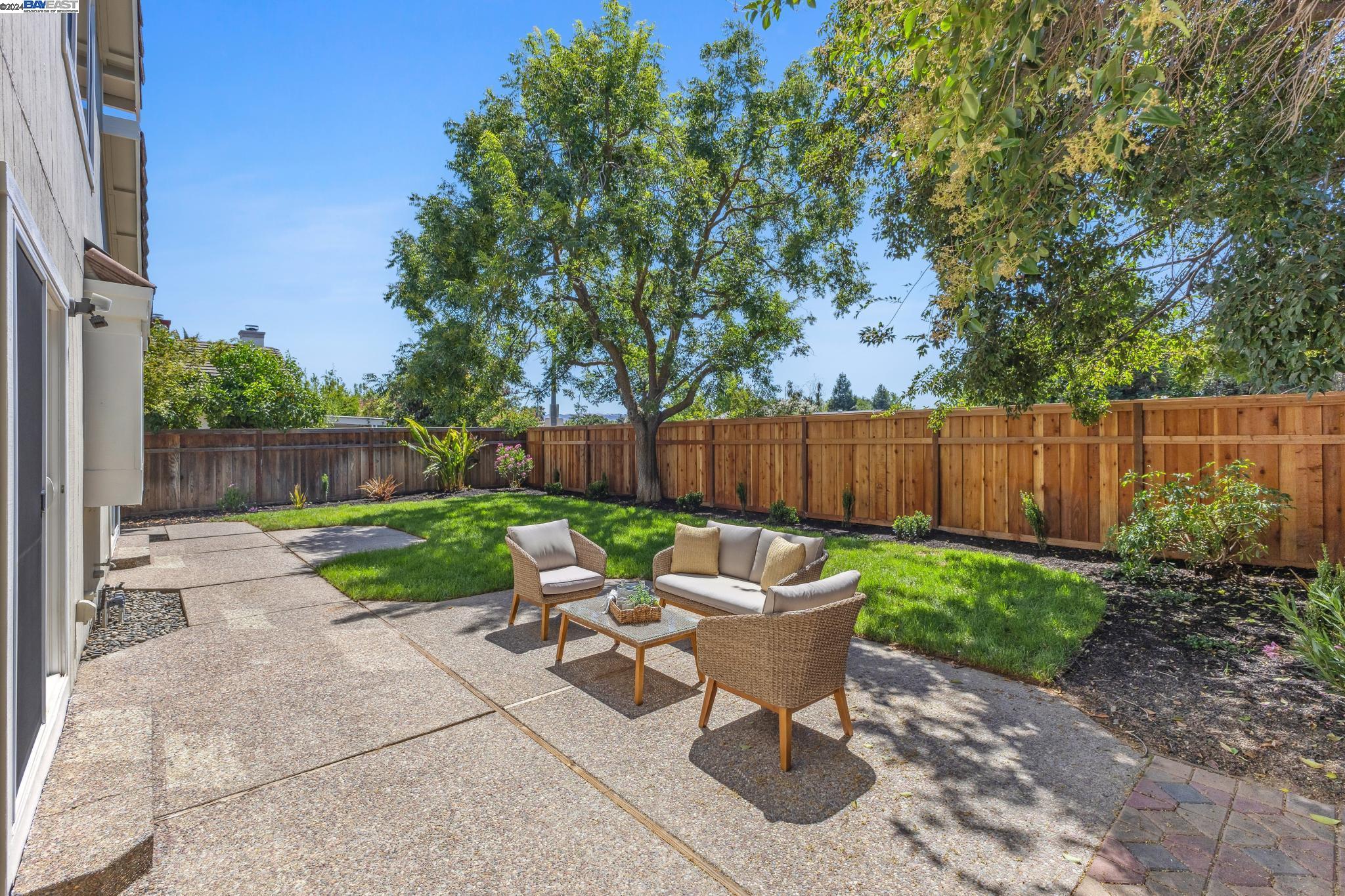 275 Essex Dr