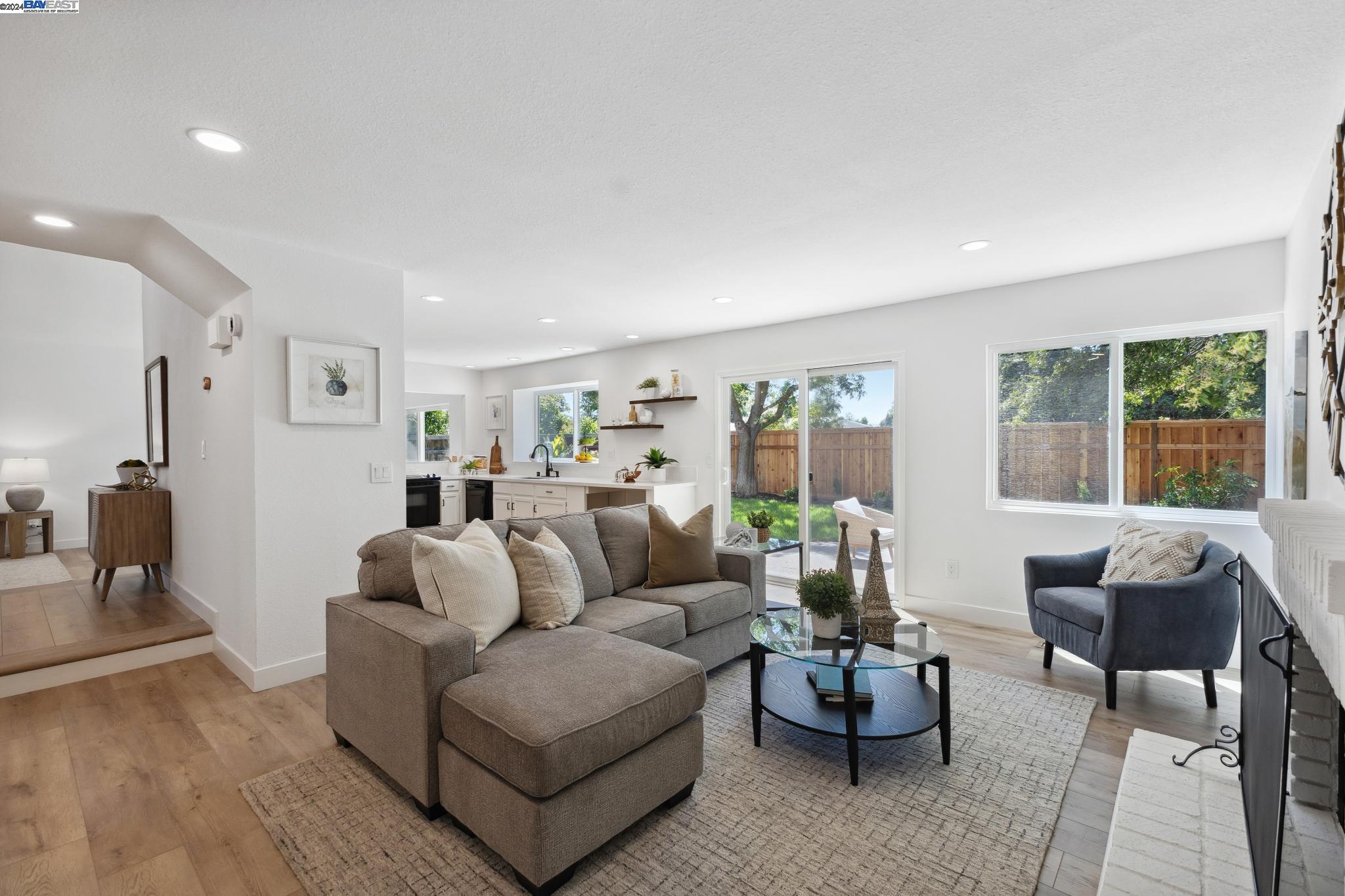 275 Essex Dr