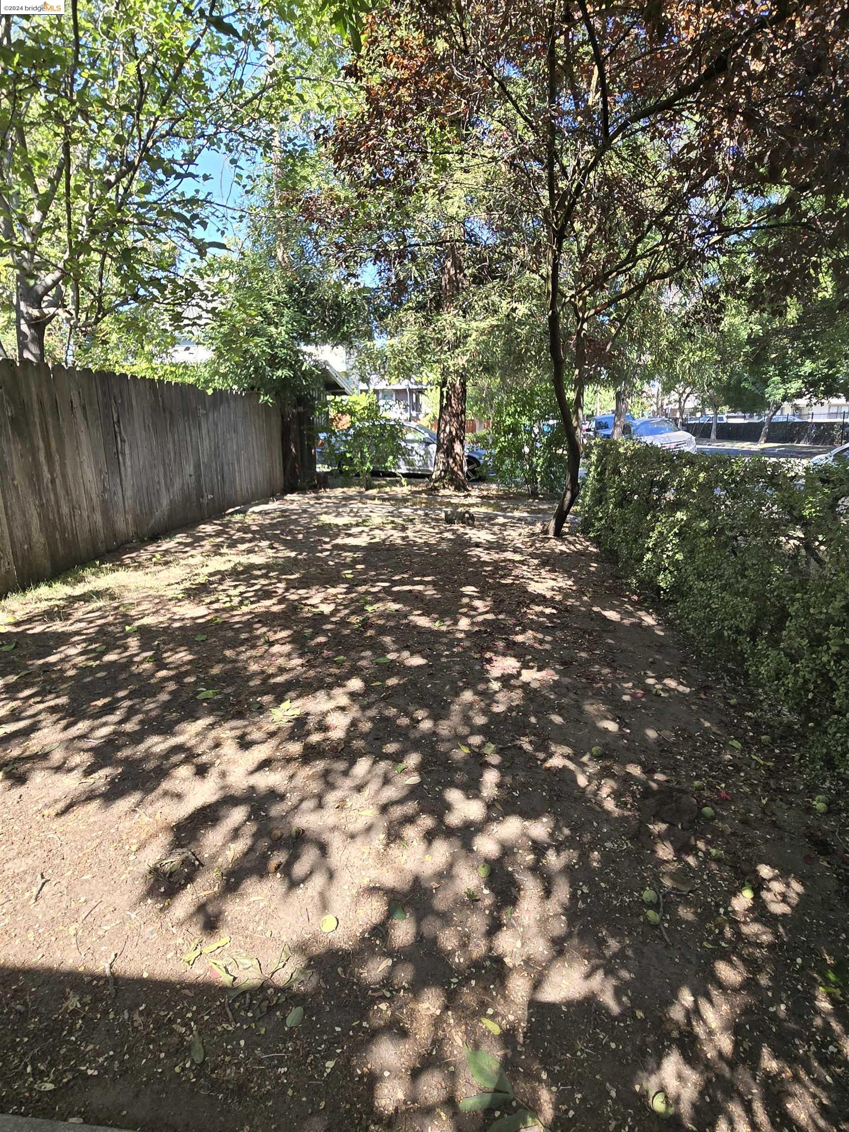 415 E Hawthorne Ave