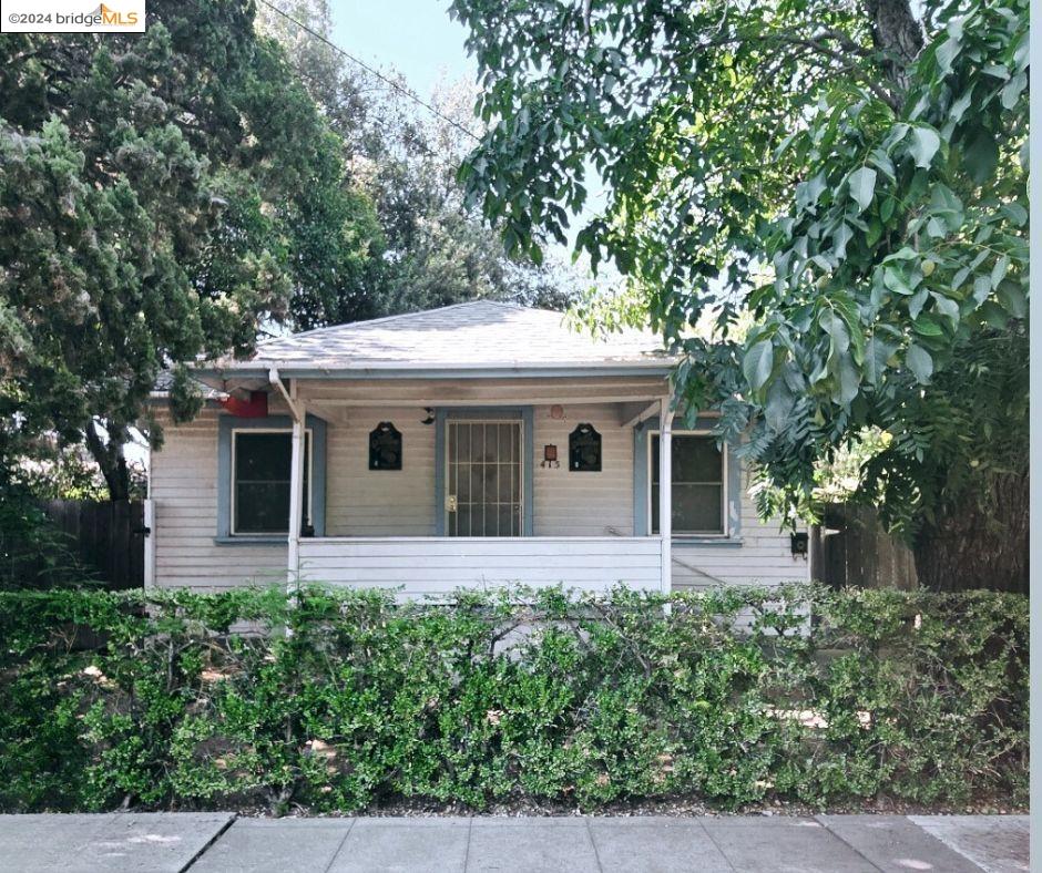 415 E Hawthorne Ave