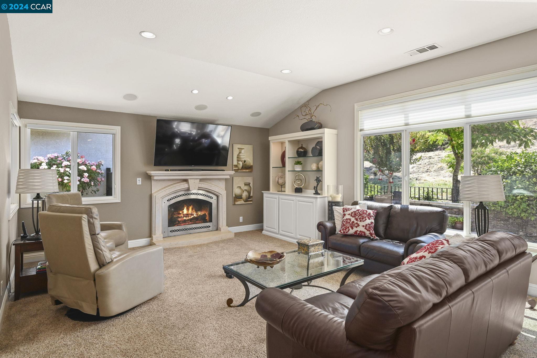 744 Paradise Valley Ct N.
