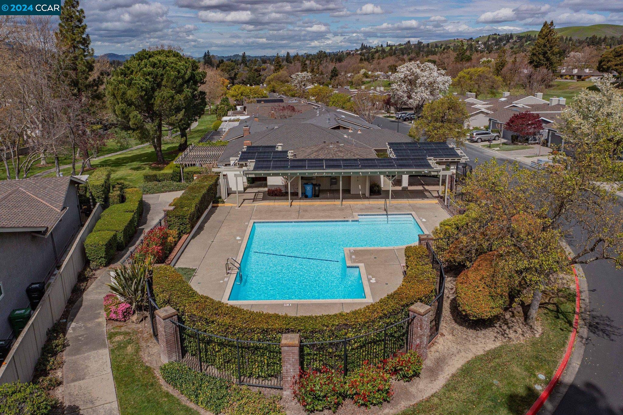 744 Paradise Valley Ct N.