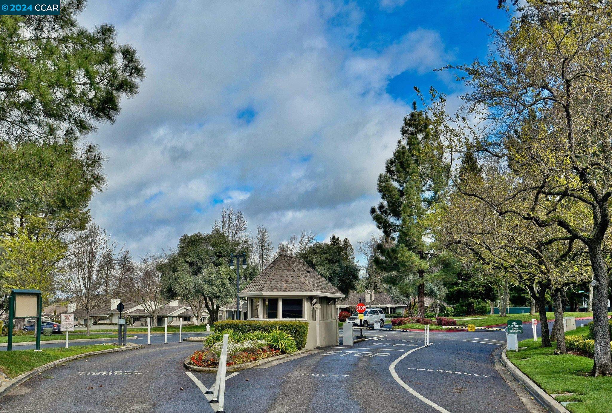 744 Paradise Valley Ct N.