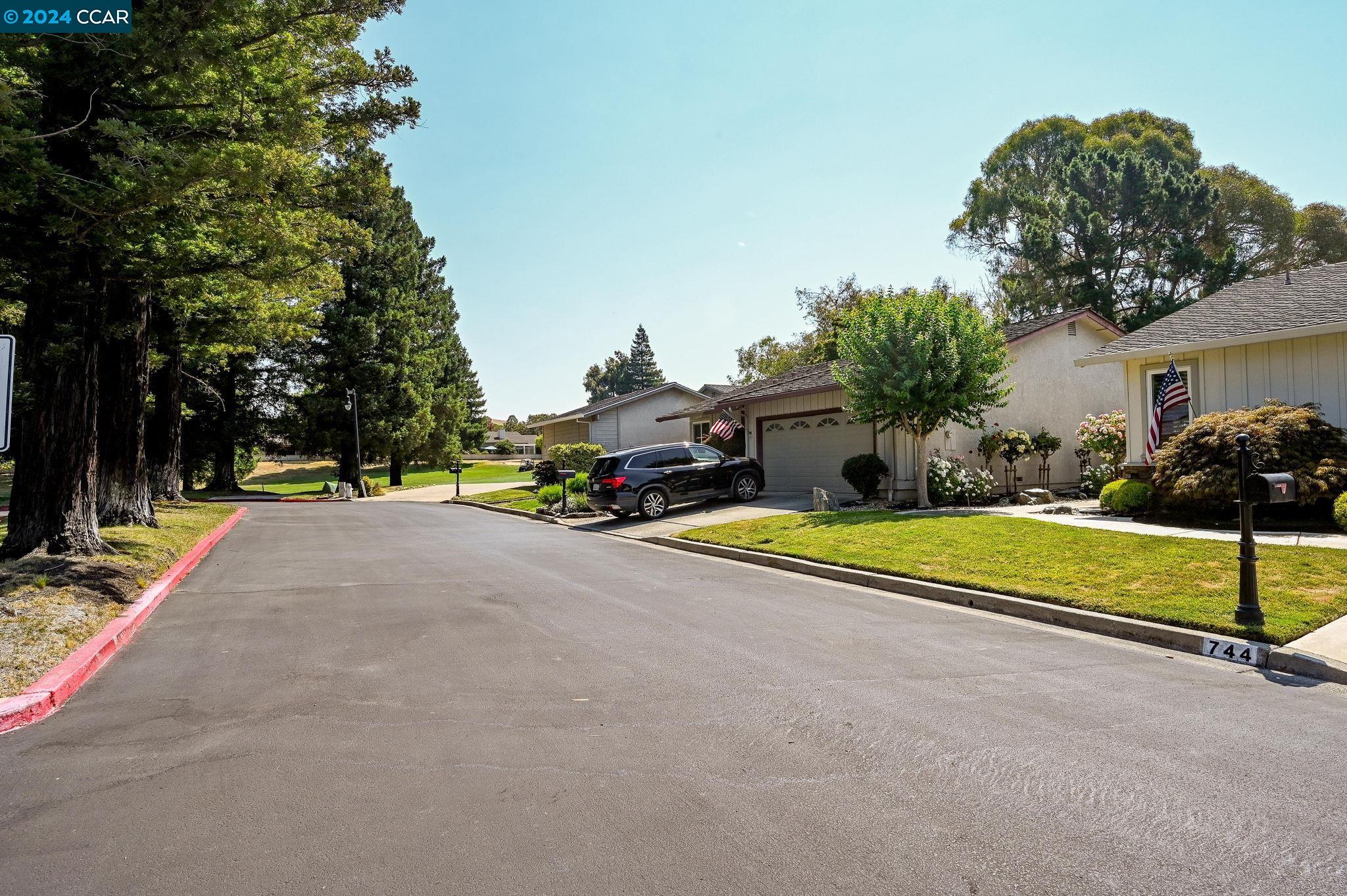 744 Paradise Valley Ct N.