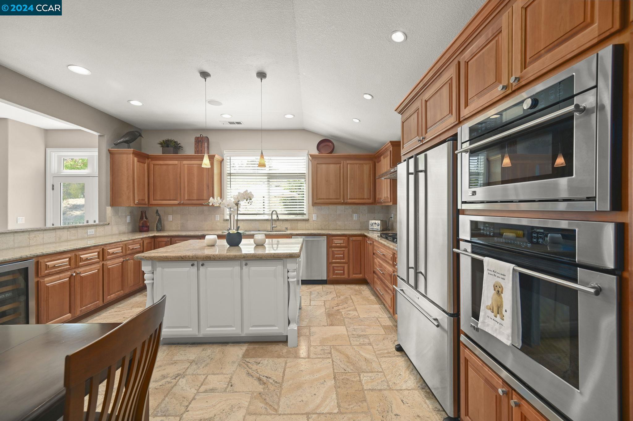 744 Paradise Valley Ct N.
