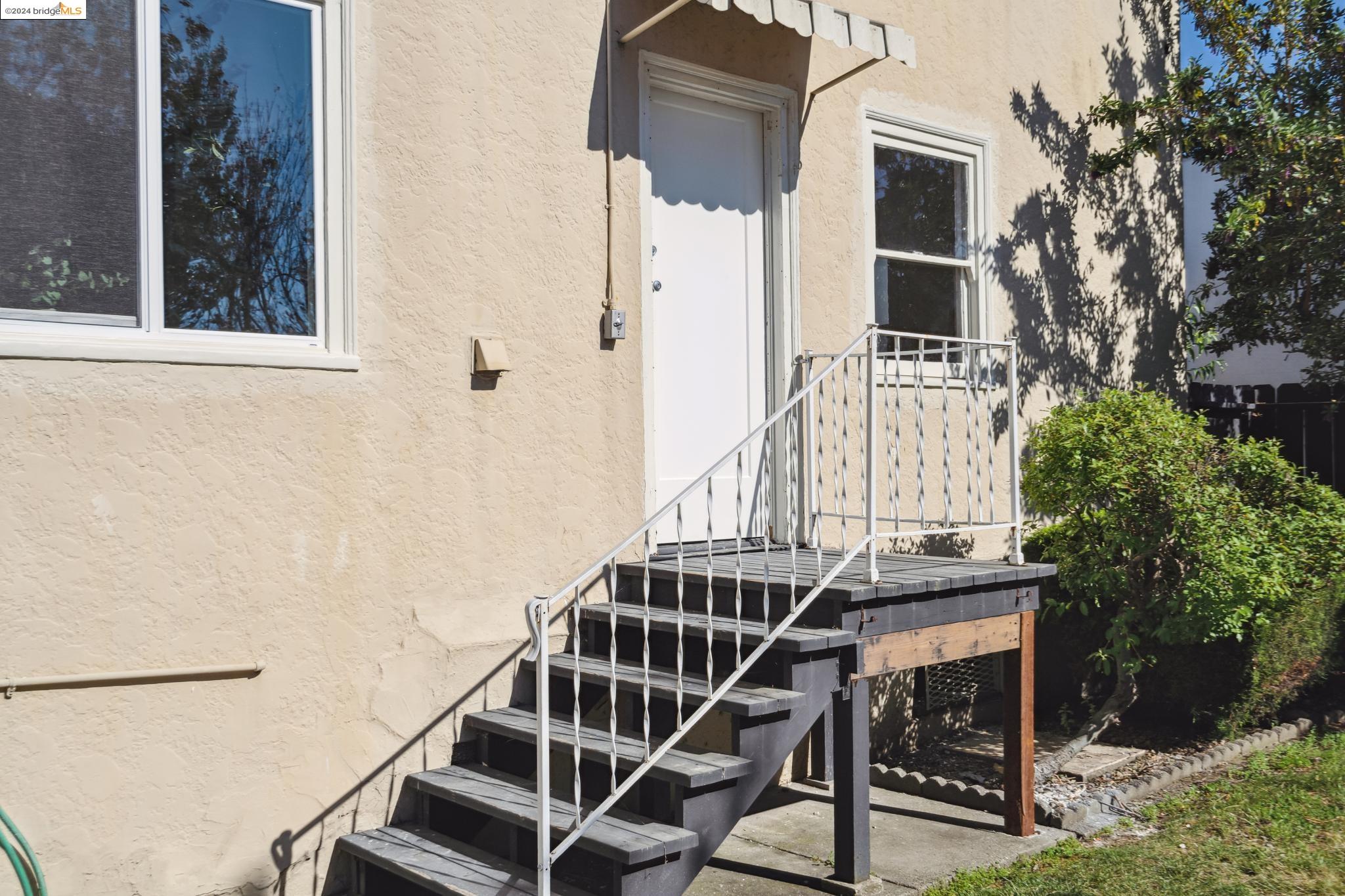 759 Saint Mary