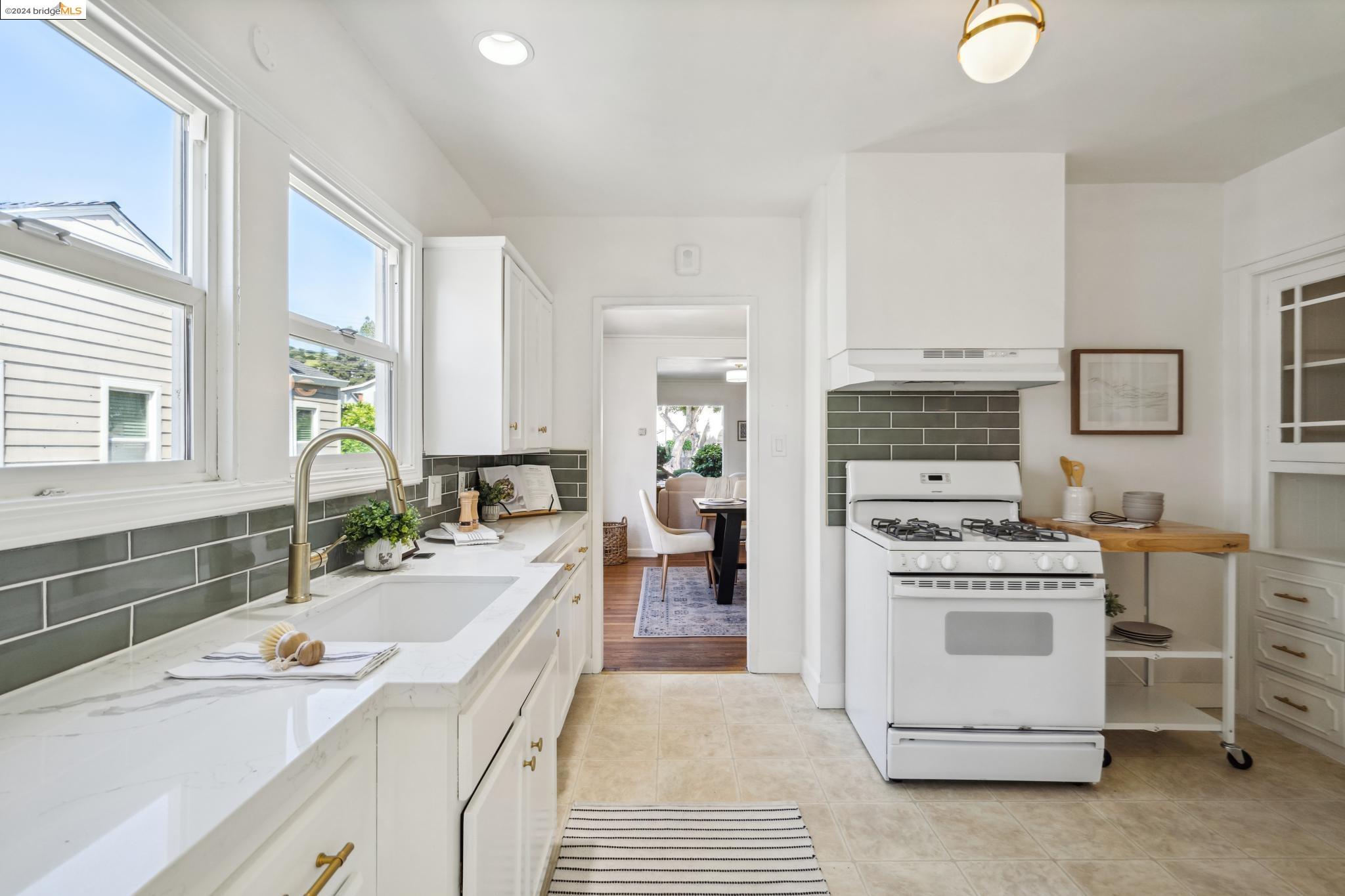 759 Saint Mary