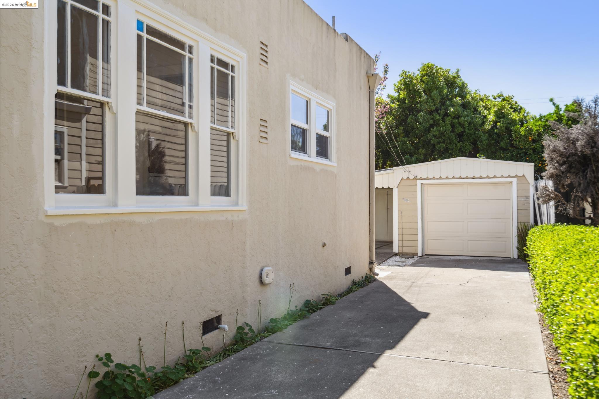 759 Saint Mary