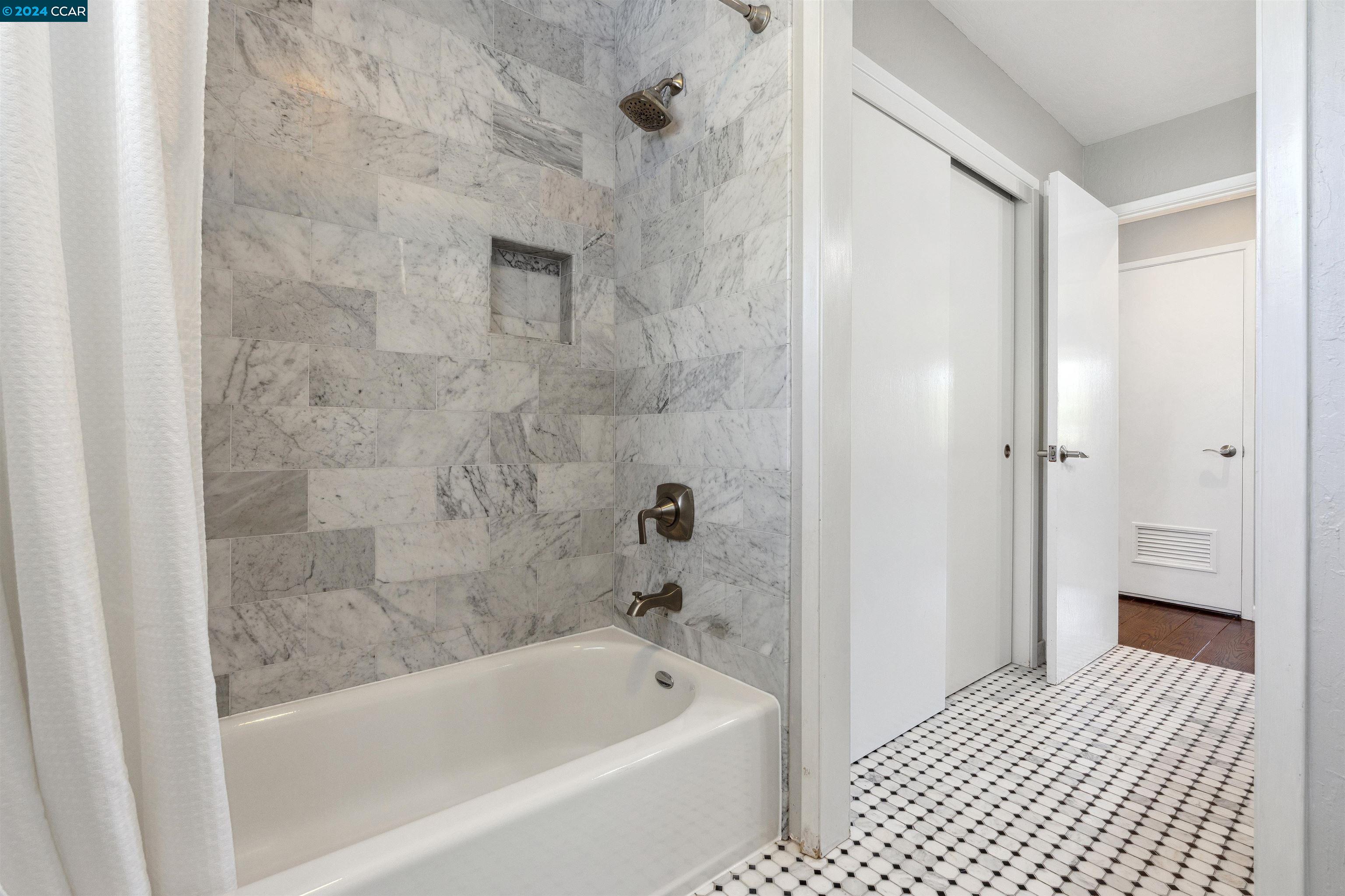 120 Pickering Pl