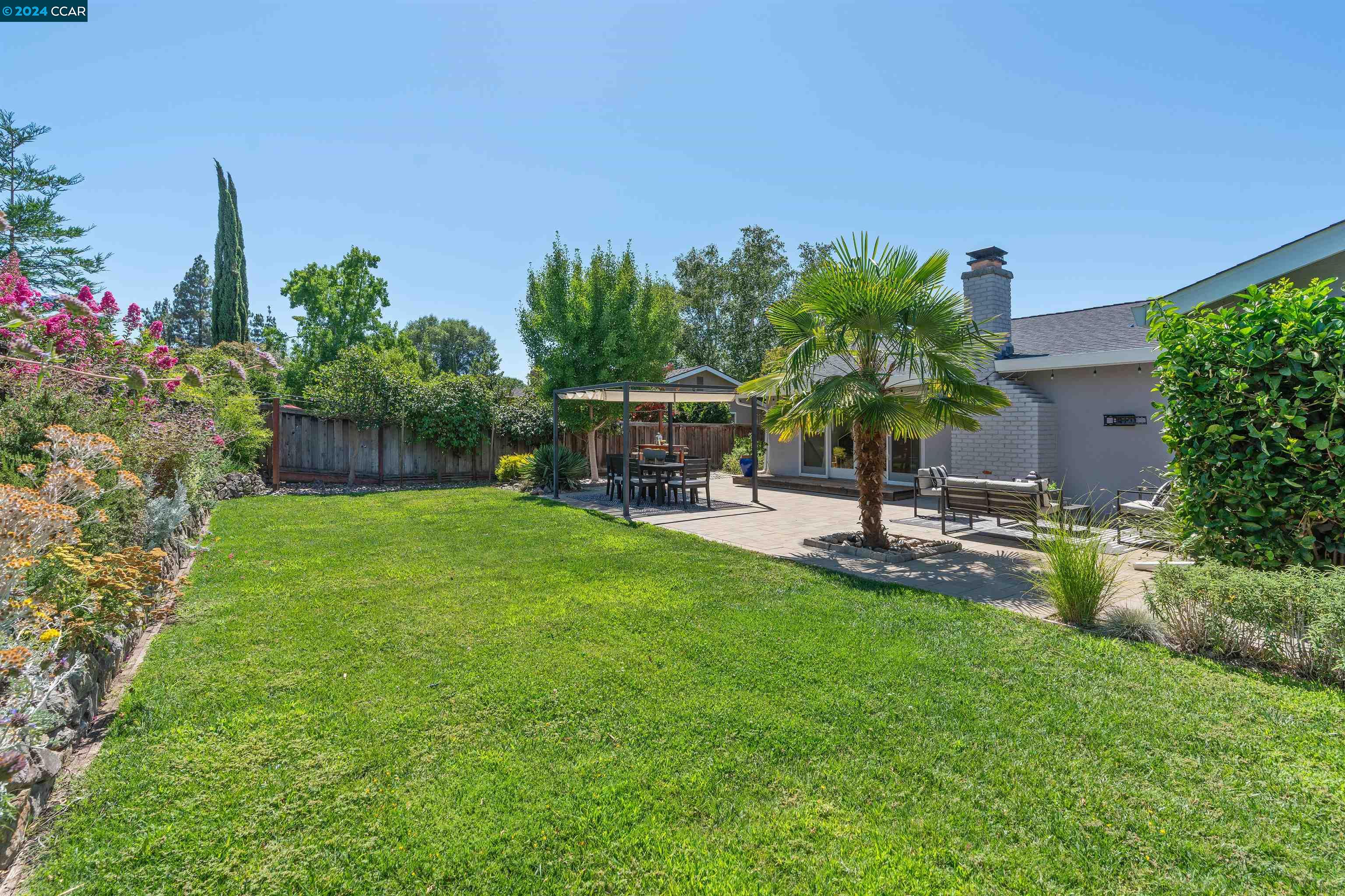 120 Pickering Pl
