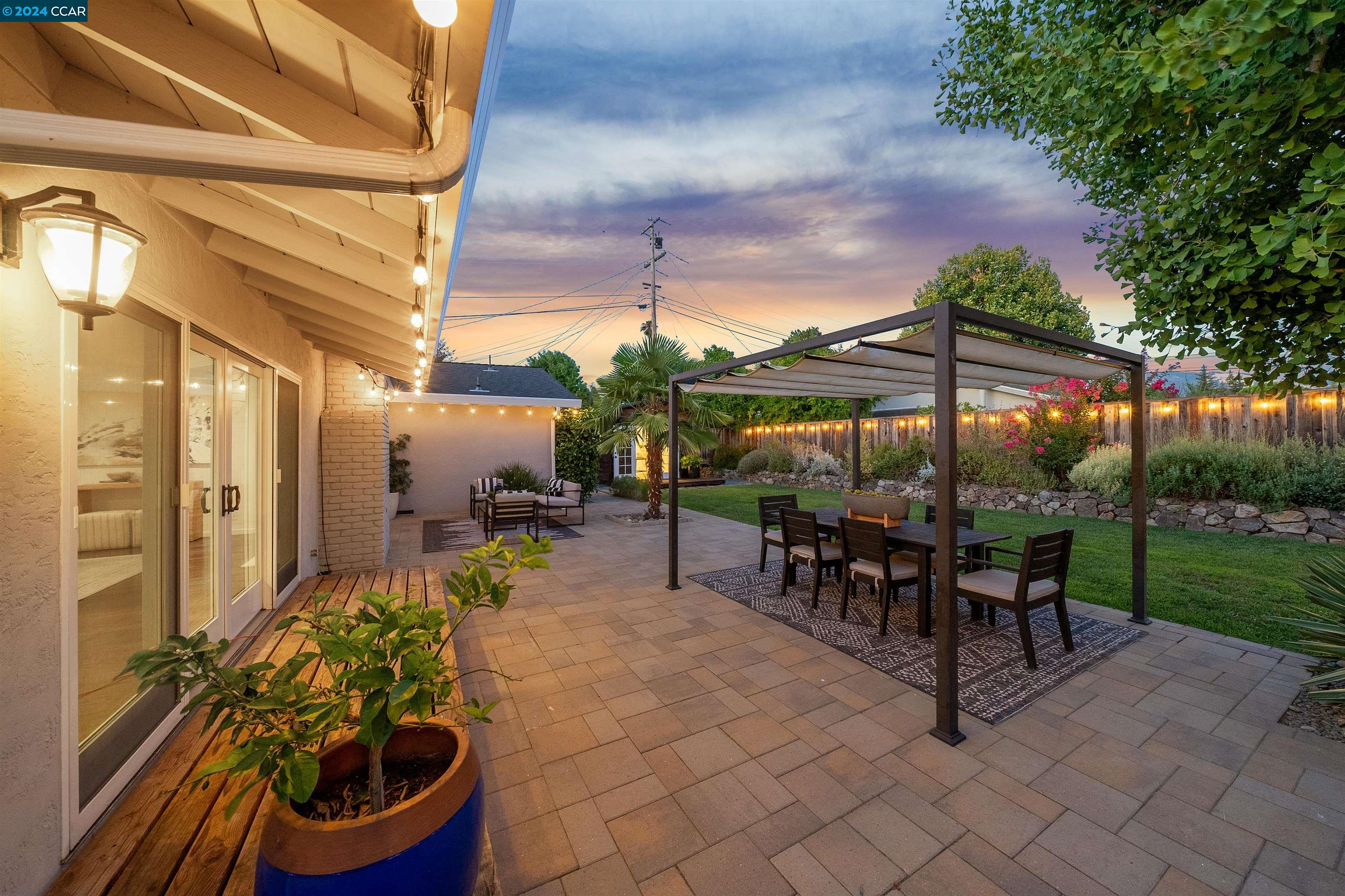 120 Pickering Pl