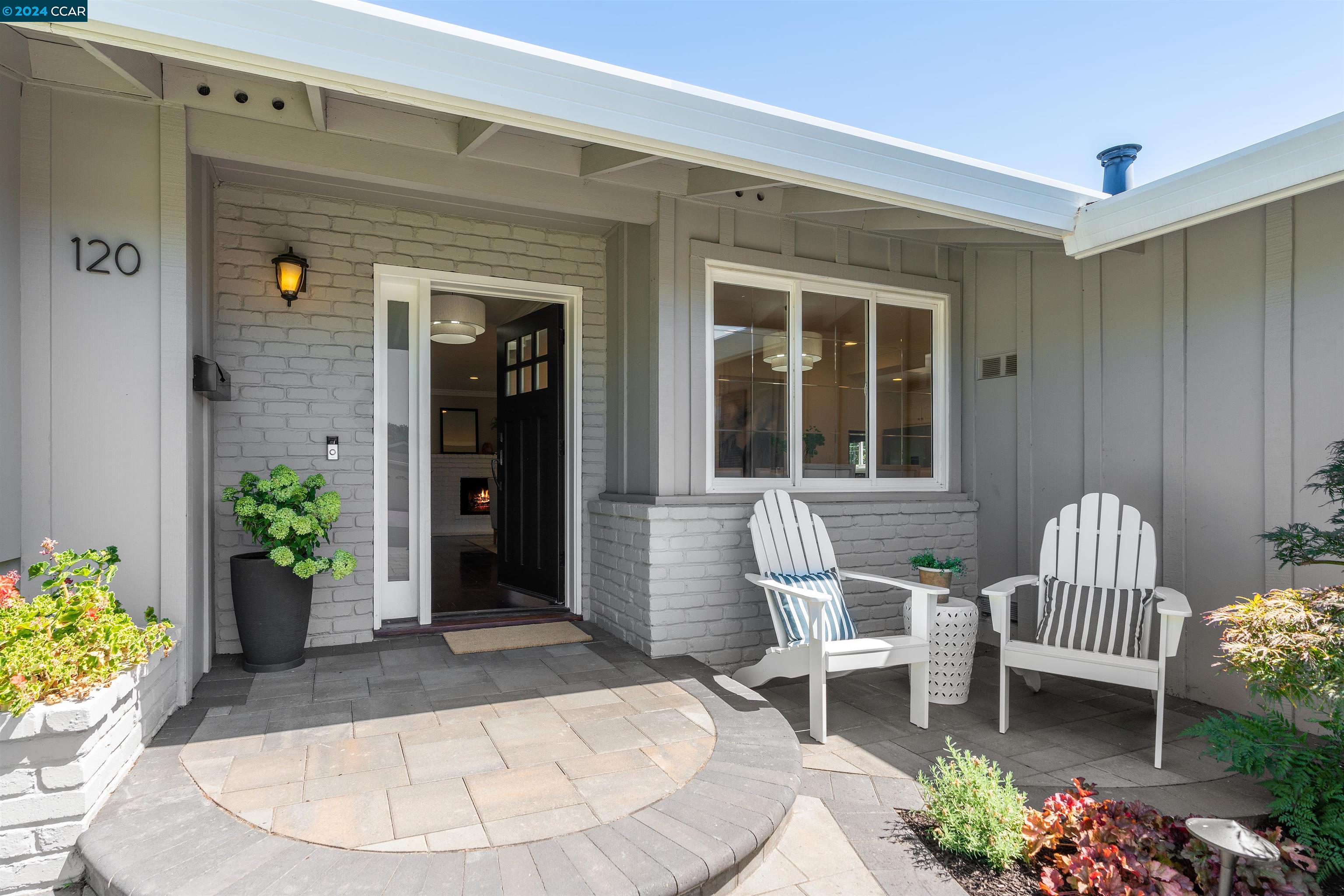 120 Pickering Pl