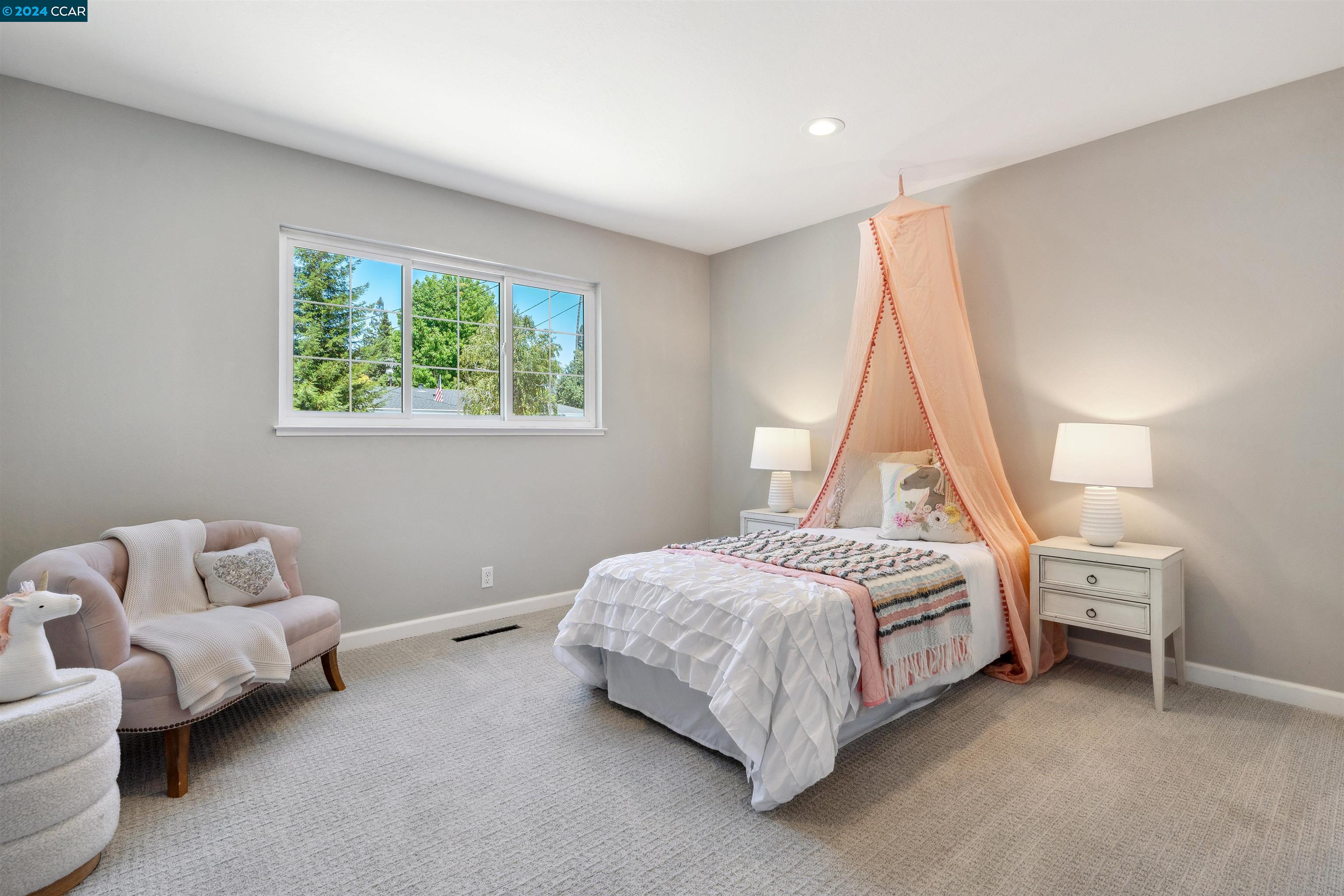 120 Pickering Pl