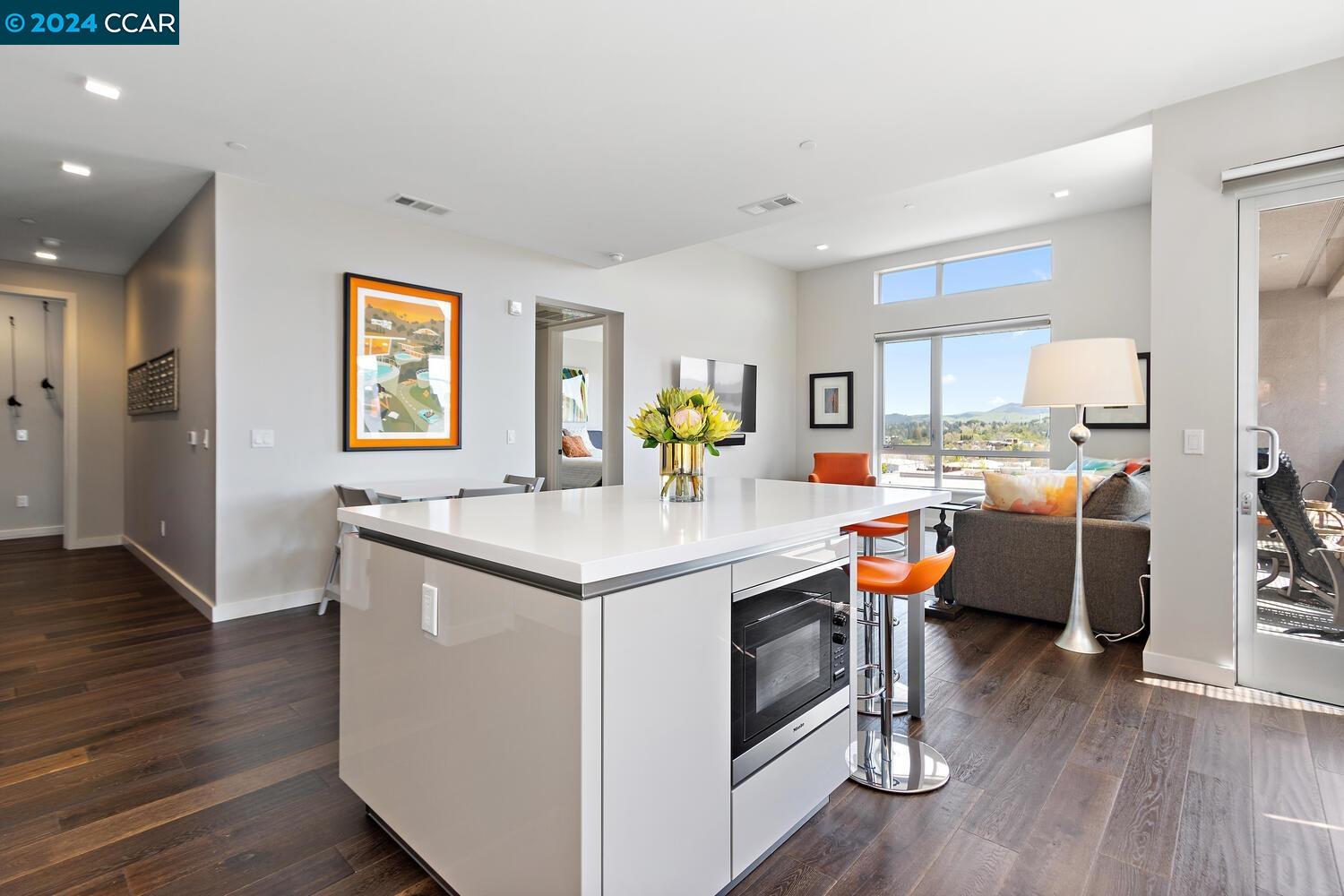 1727 Lacassie Ave # 5D