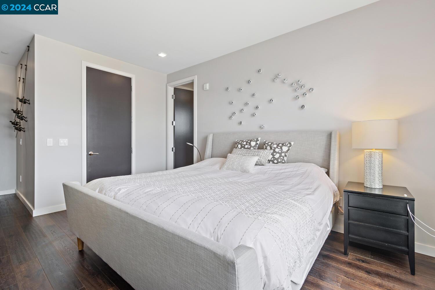 1727 Lacassie Ave # 5D