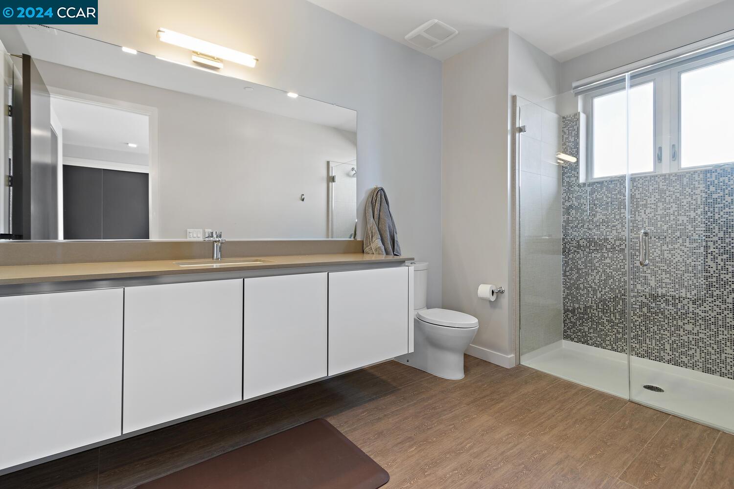 1727 Lacassie Ave # 5D