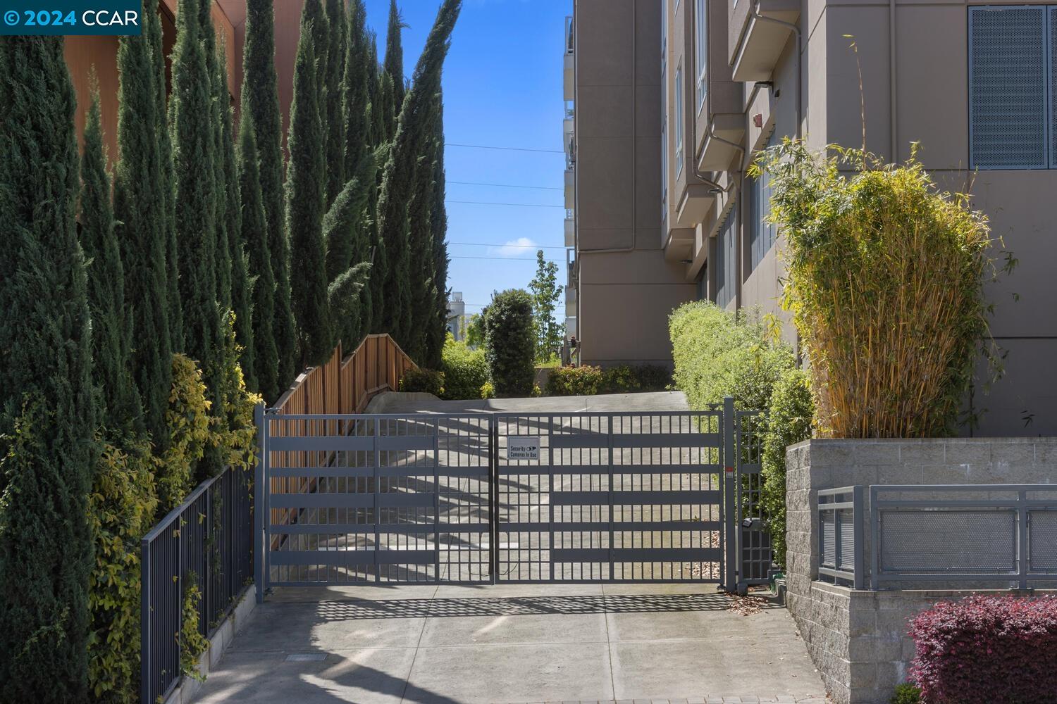 1727 Lacassie Ave # 5D