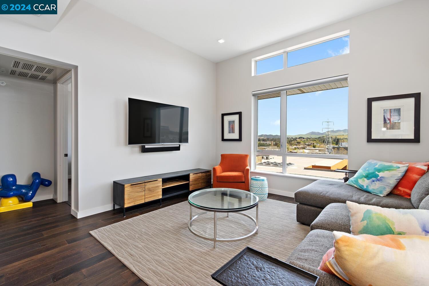 1727 Lacassie Ave # 5D