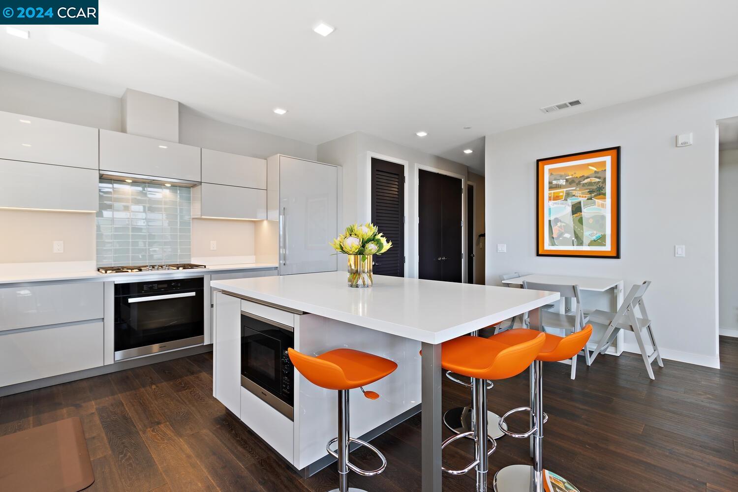1727 Lacassie Ave # 5D