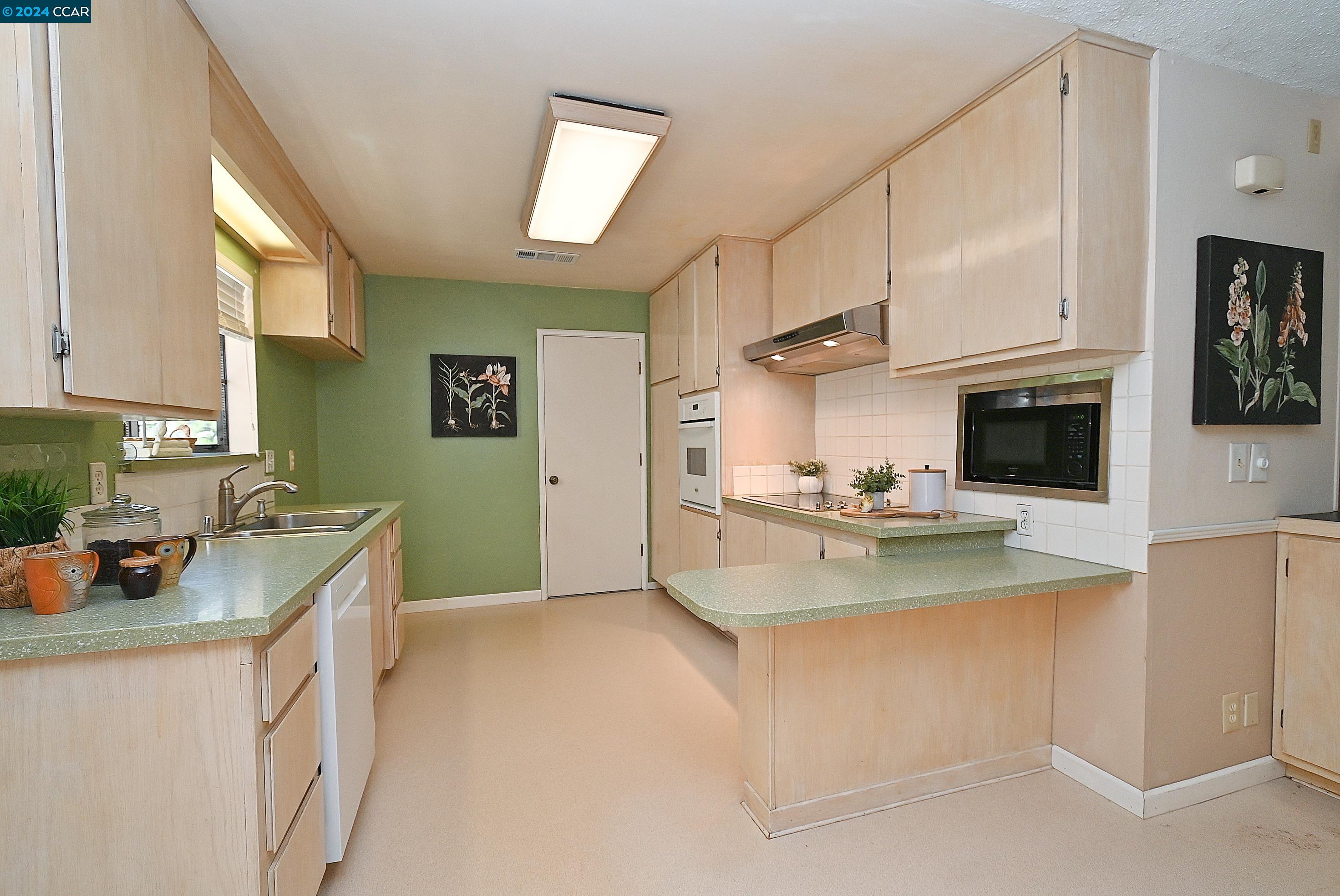 1325 CORONA PL