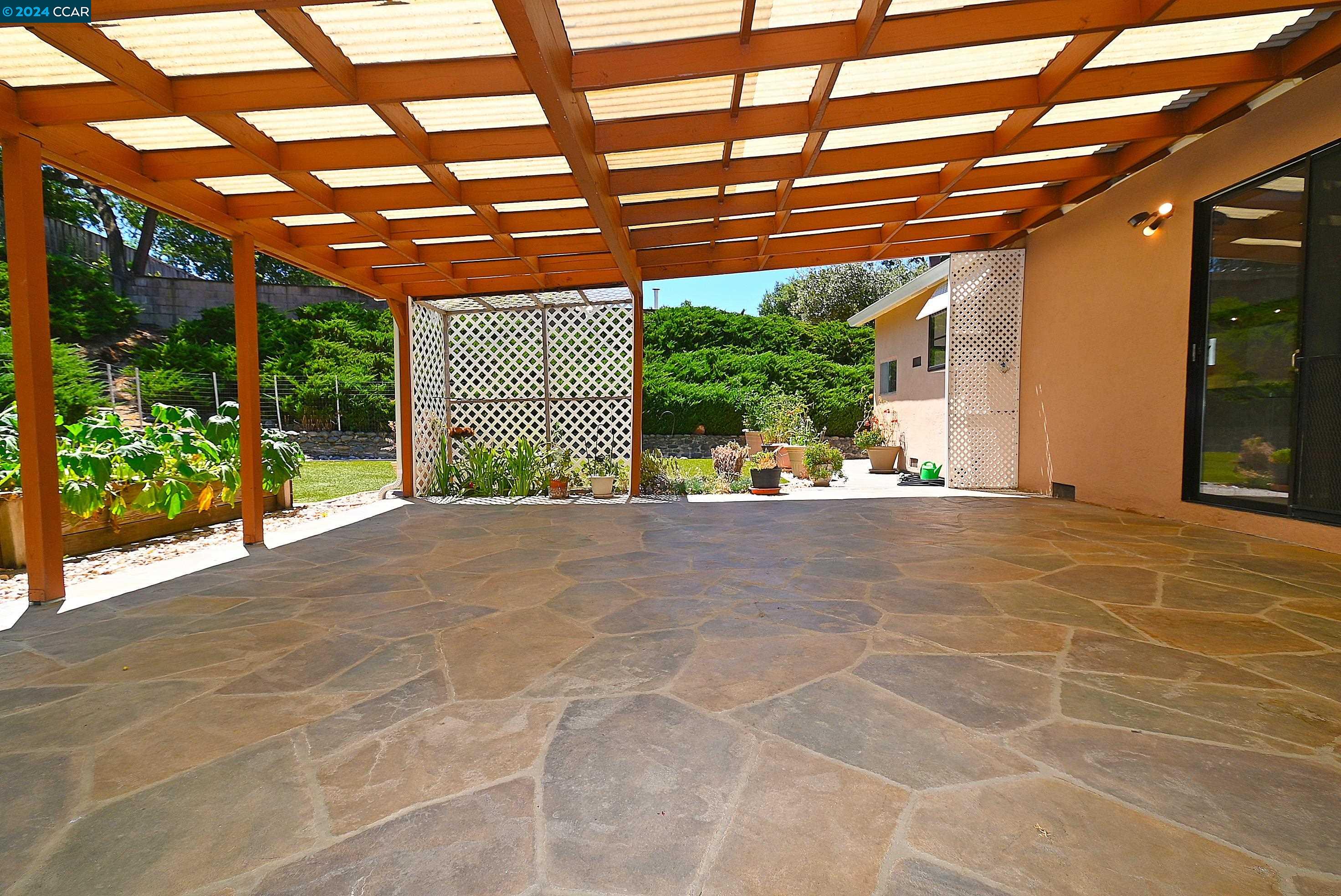 1325 CORONA PL