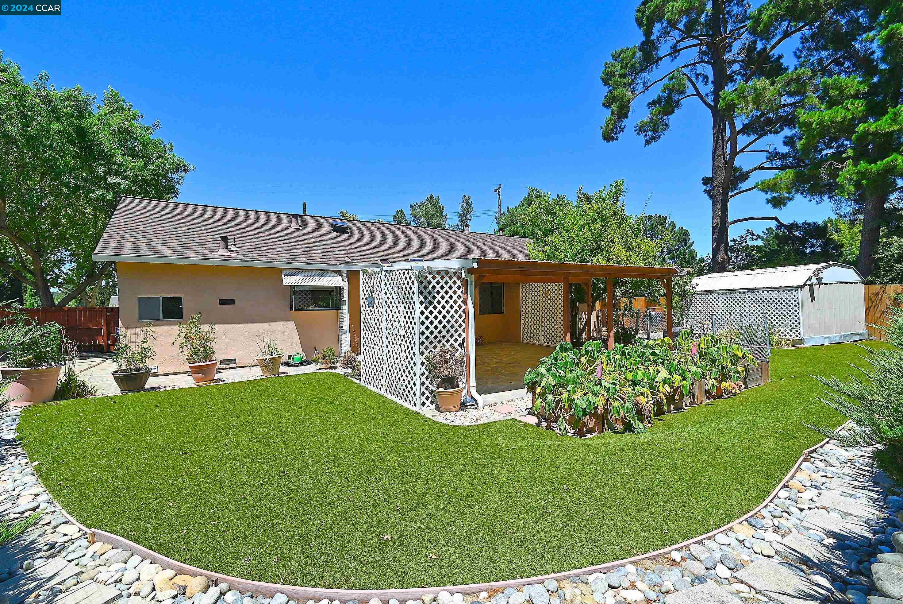 1325 CORONA PL