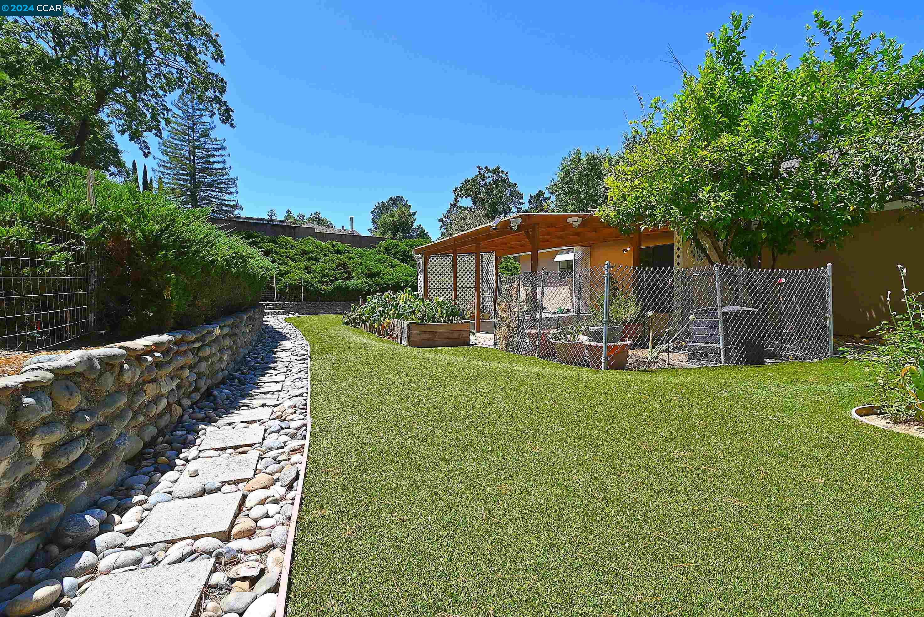 1325 CORONA PL
