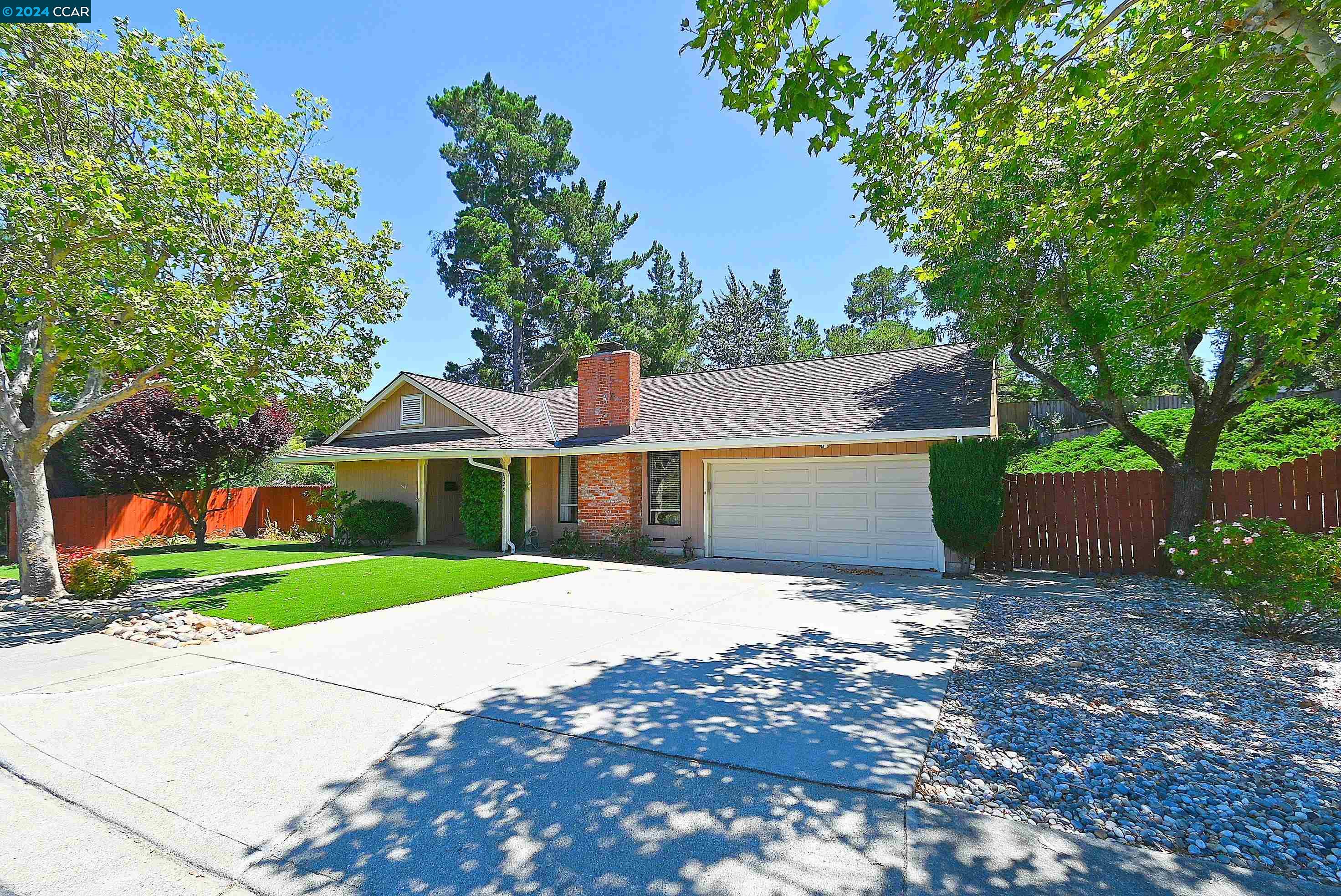 1325 CORONA PL