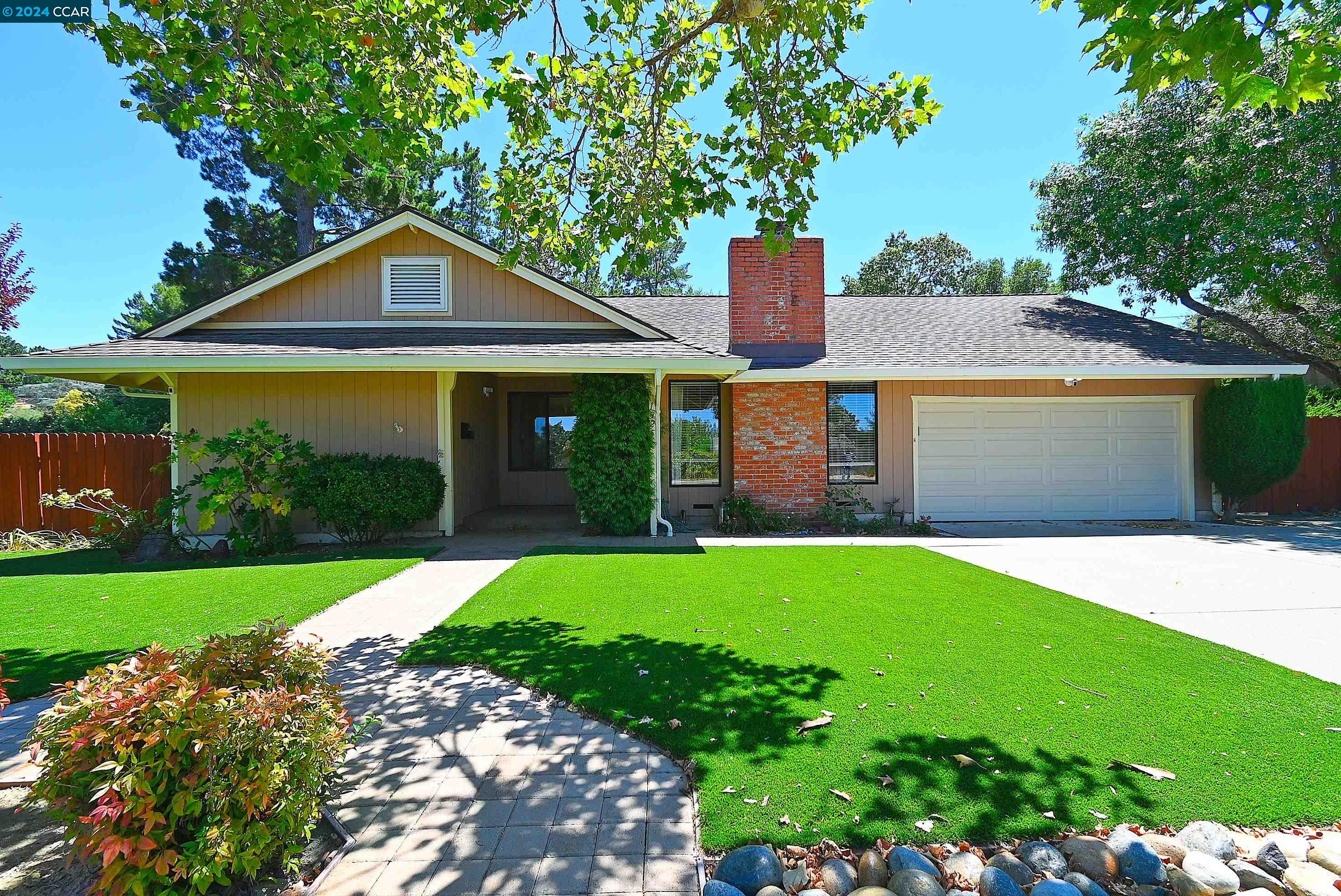 1325 CORONA PL