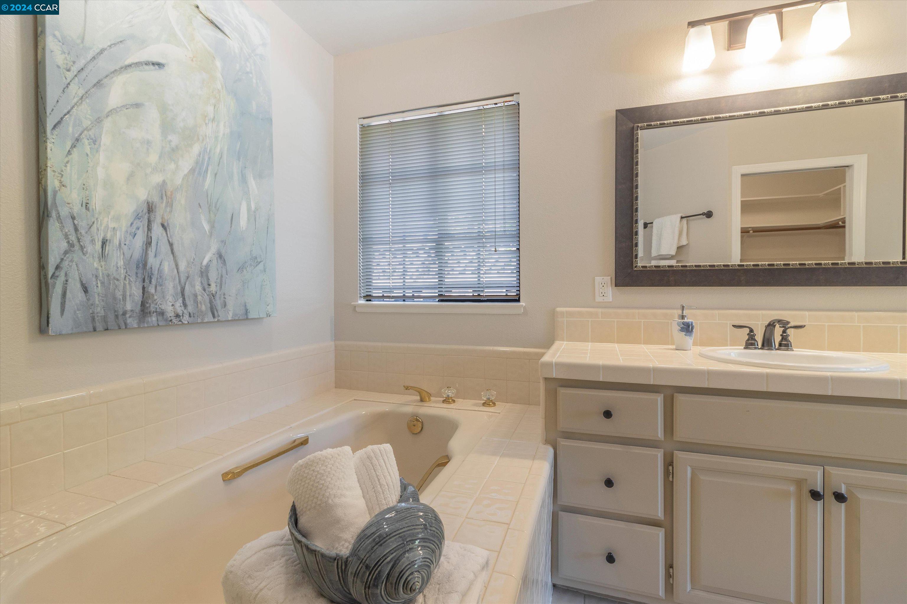 3 Peralta Ct