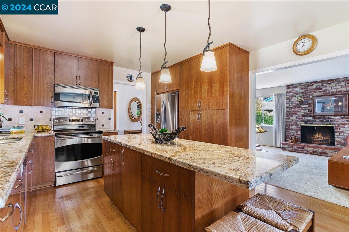 3410 Cowell Rd