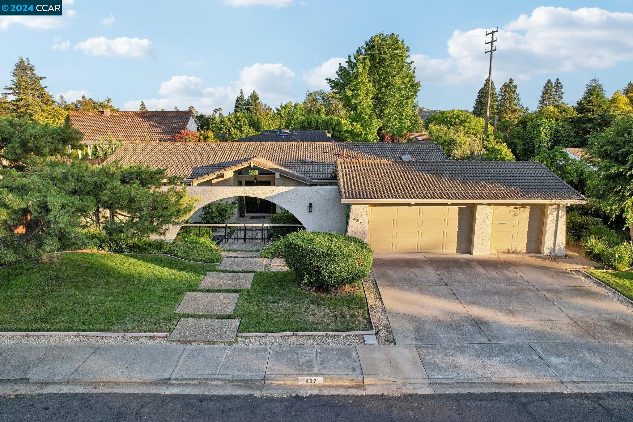 437 Sutcliffe Pl