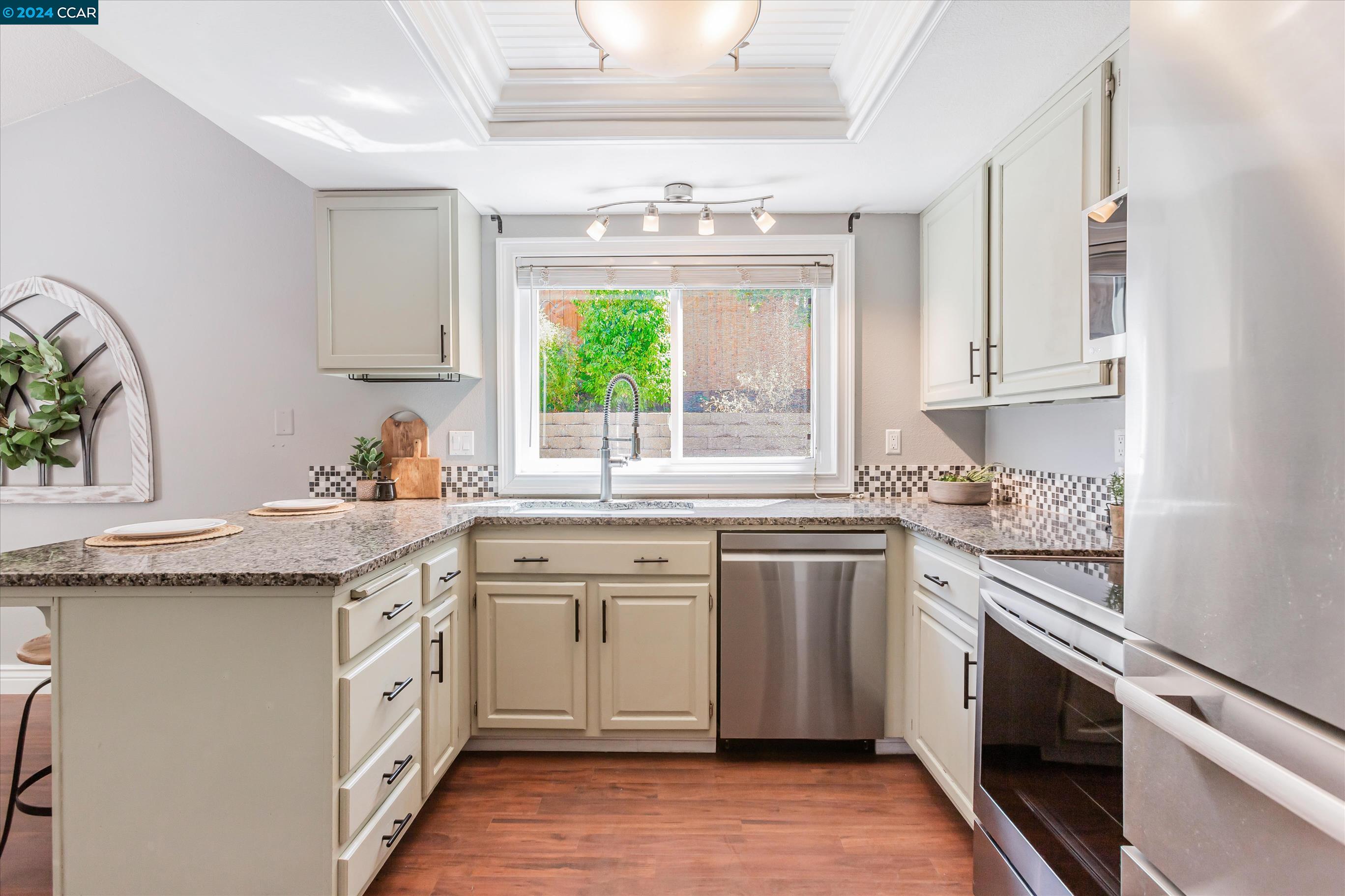 2522 Holly View Drive