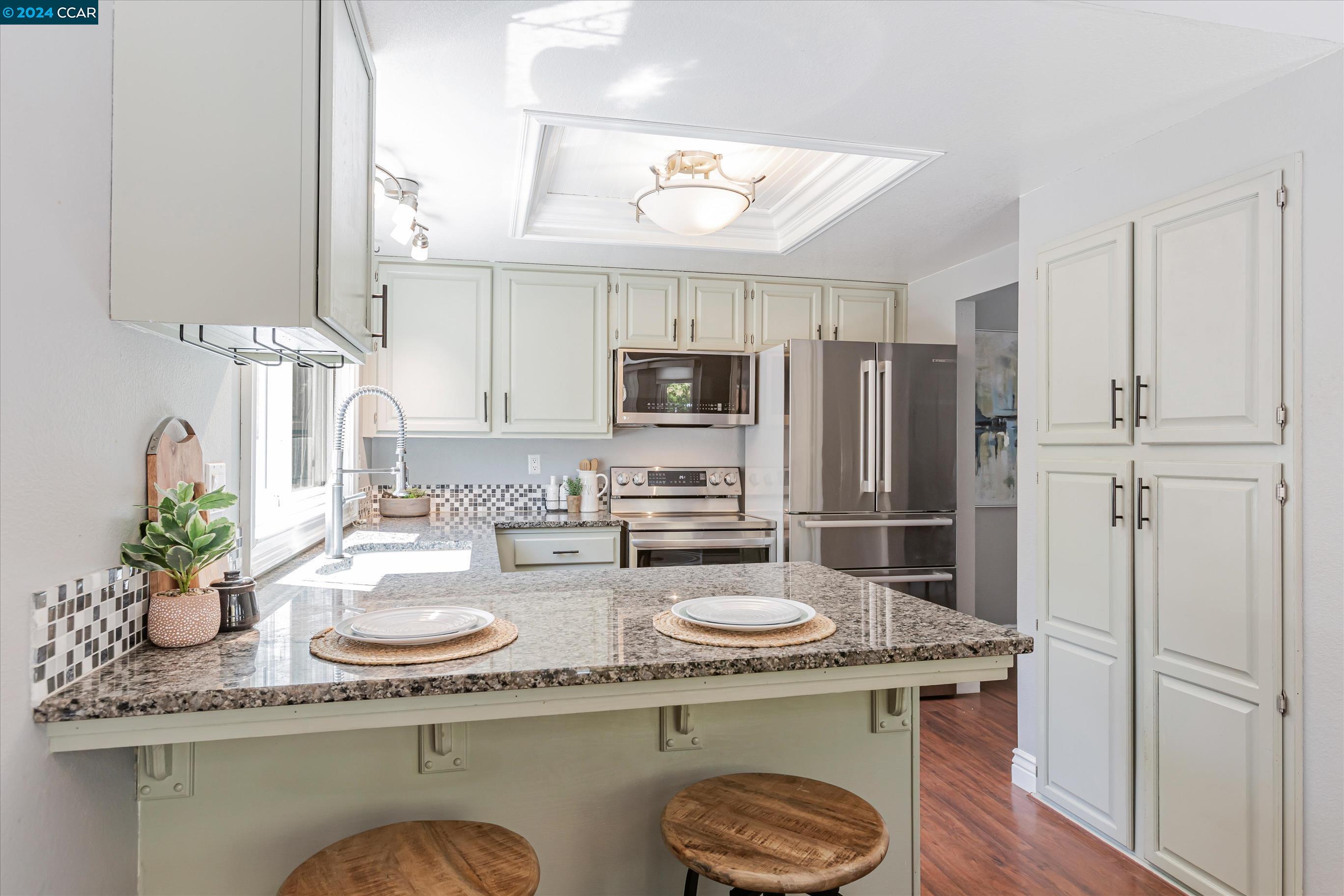2522 Holly View Drive