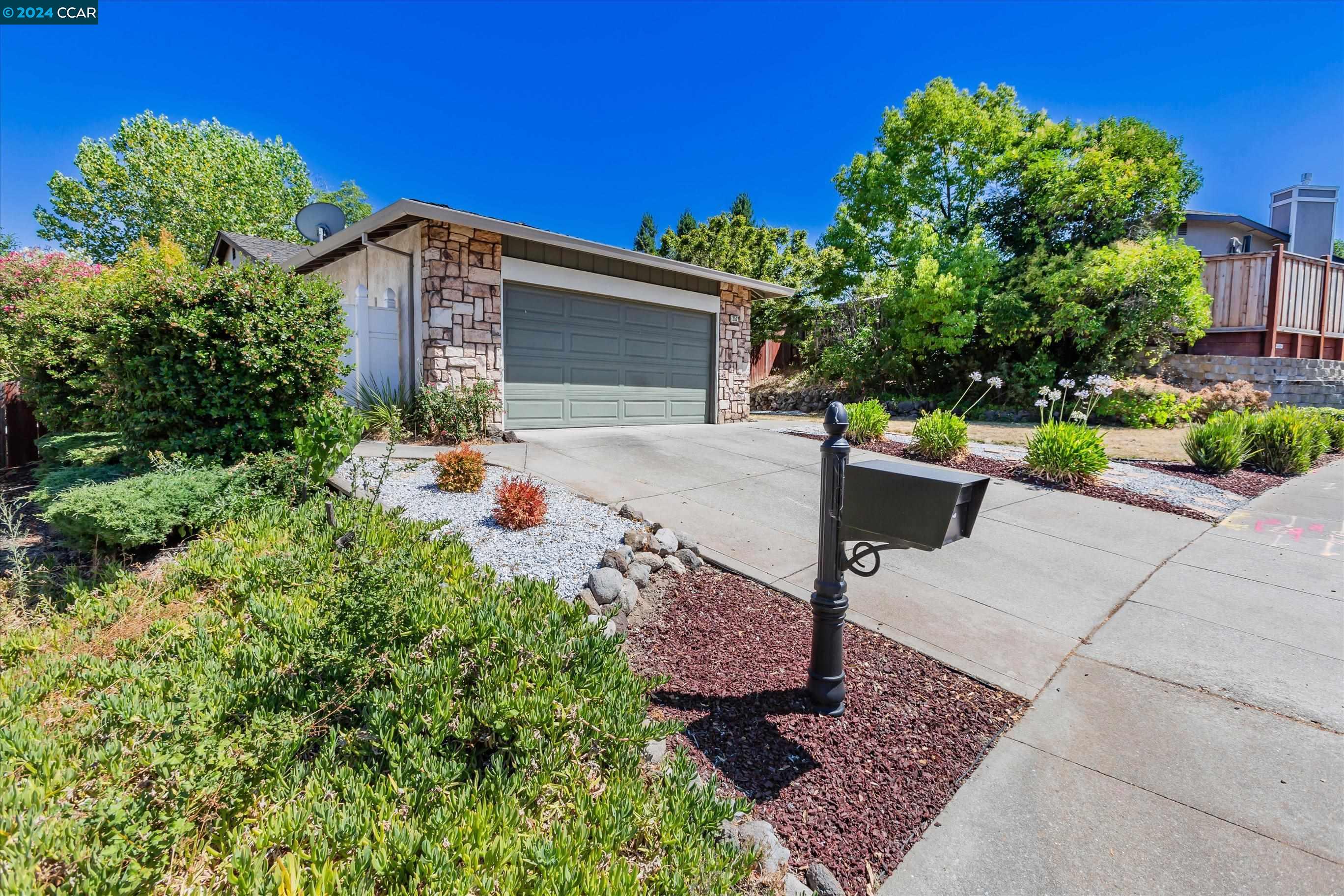 2522 Holly View Drive