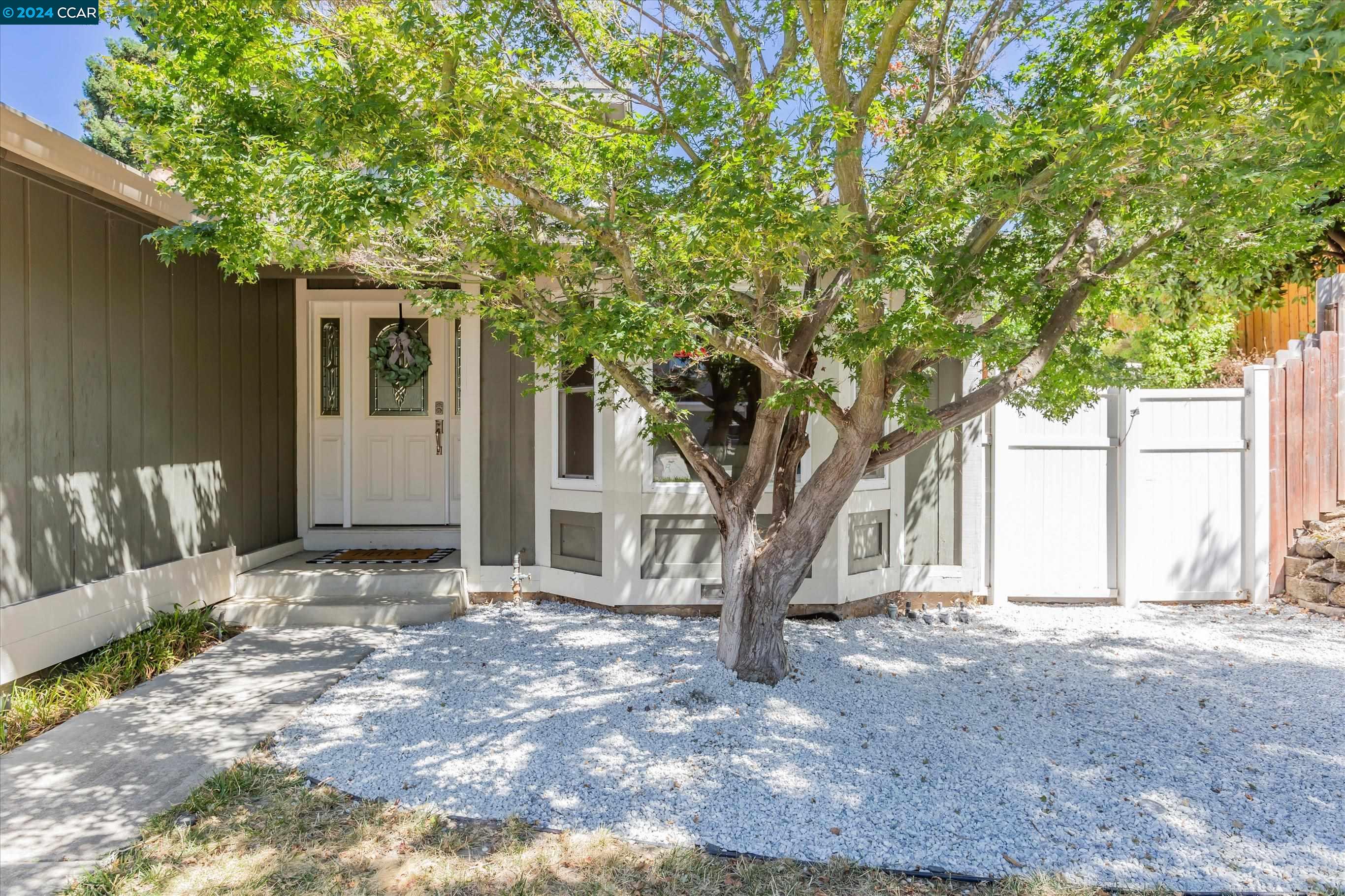 2522 Holly View Drive