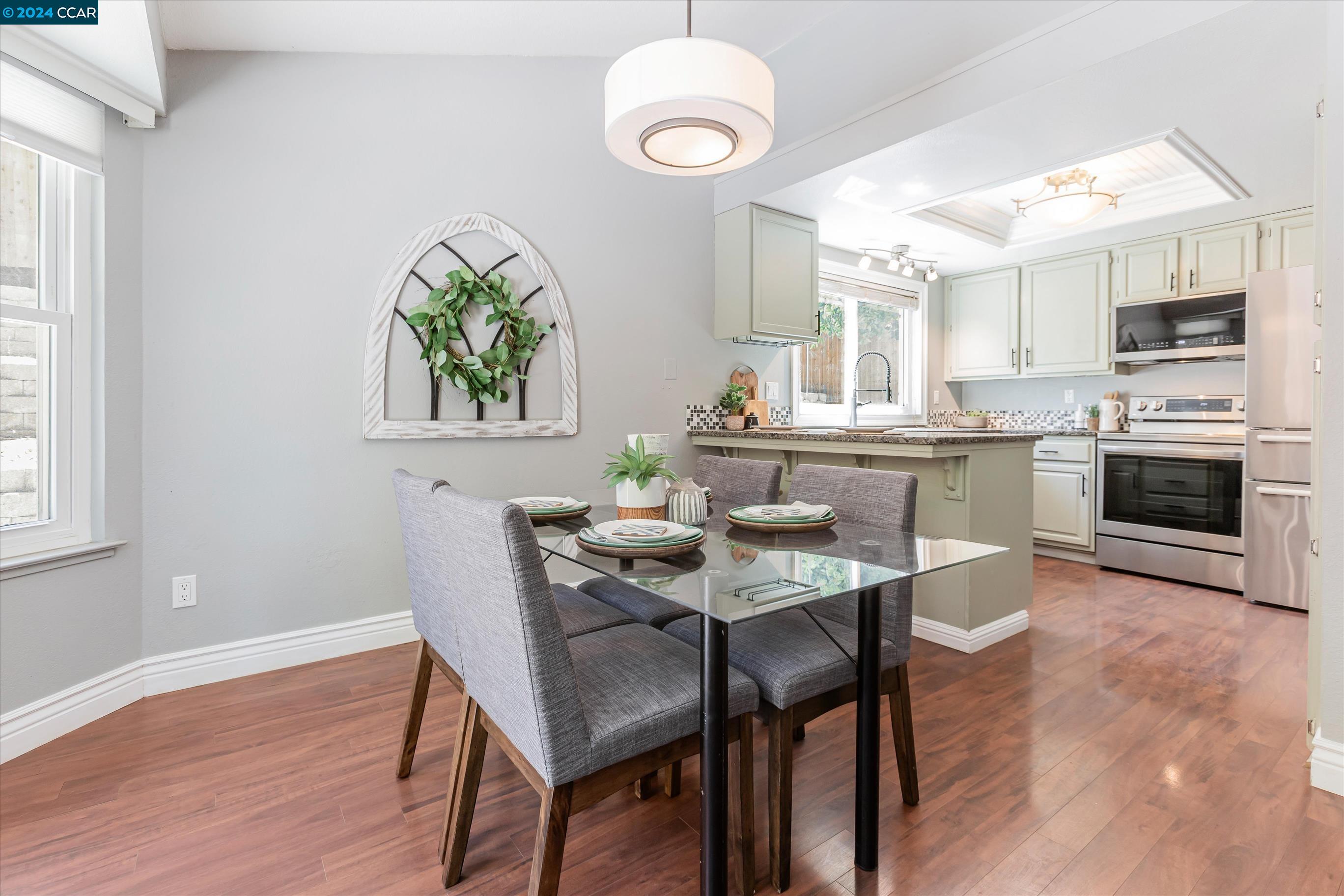 2522 Holly View Drive